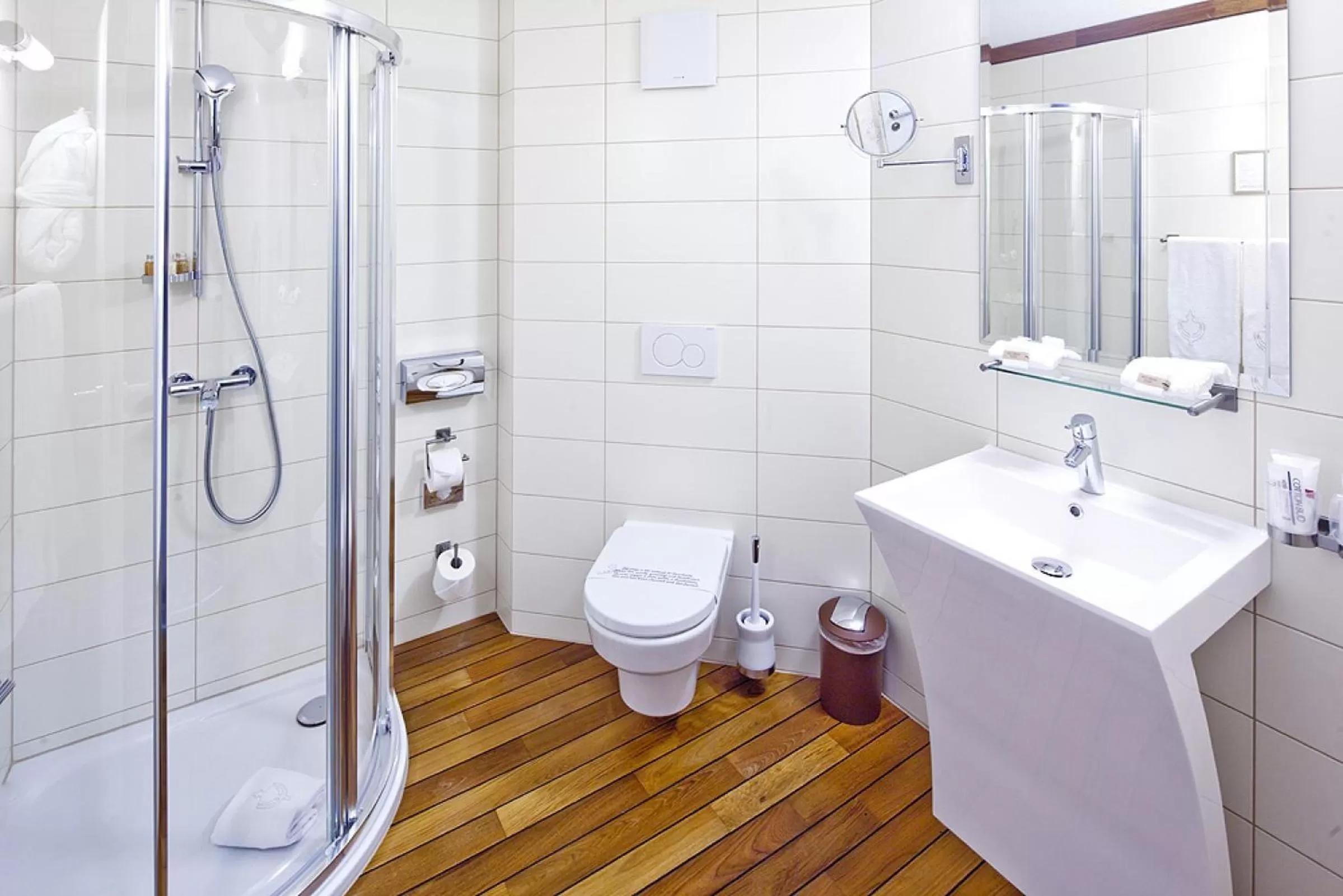 Bathroom in Mercure Fribourg Centre Remparts