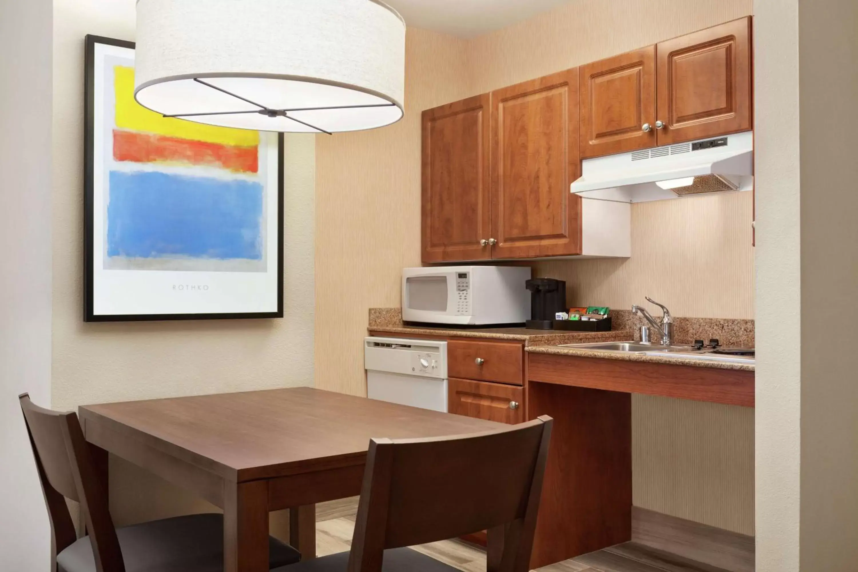 Kitchen or kitchenette, Kitchen/Kitchenette in Homewood Suites by Hilton - Oakland Waterfront