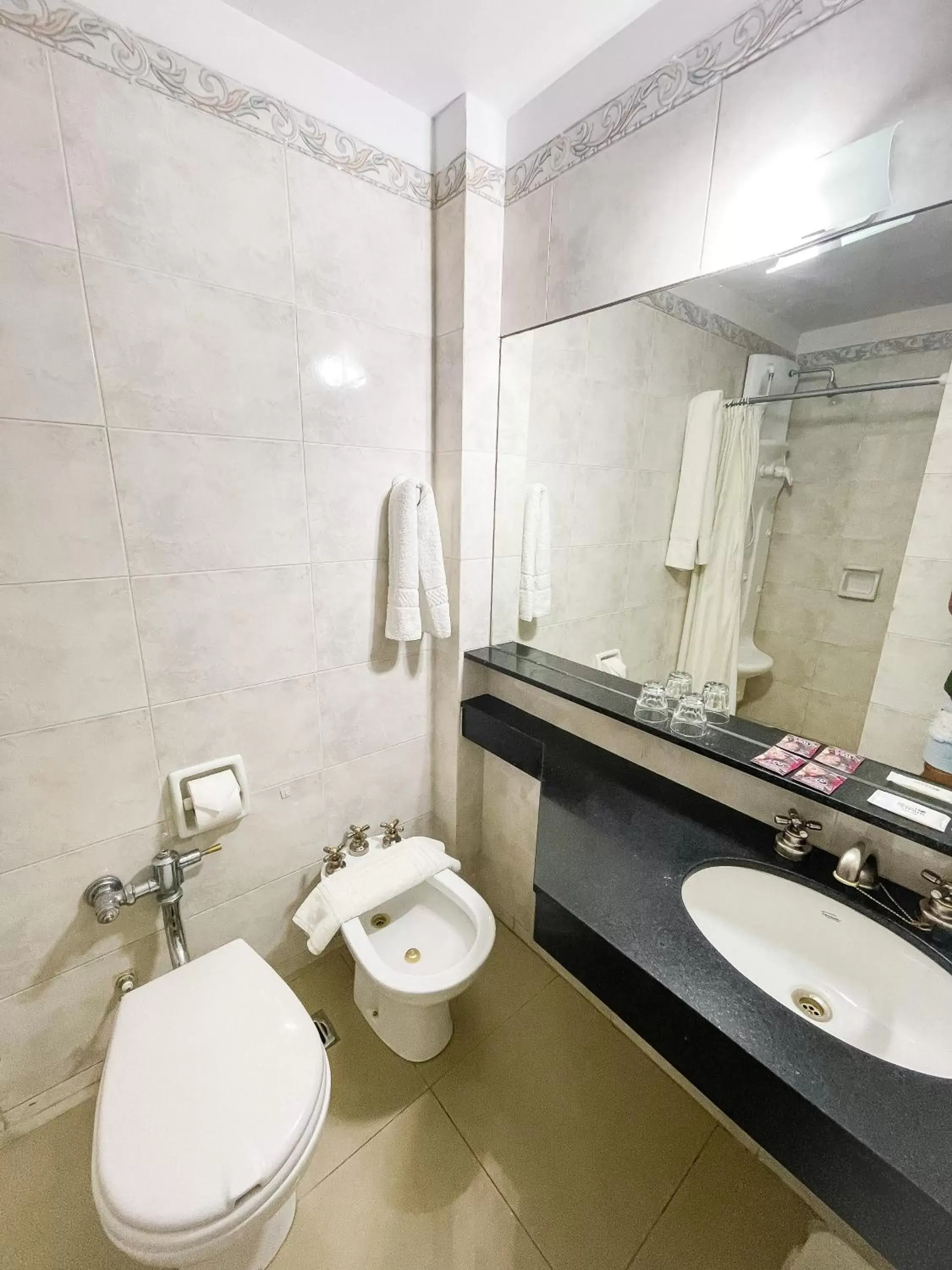 Bathroom in Gran Hotel Buenos Aires