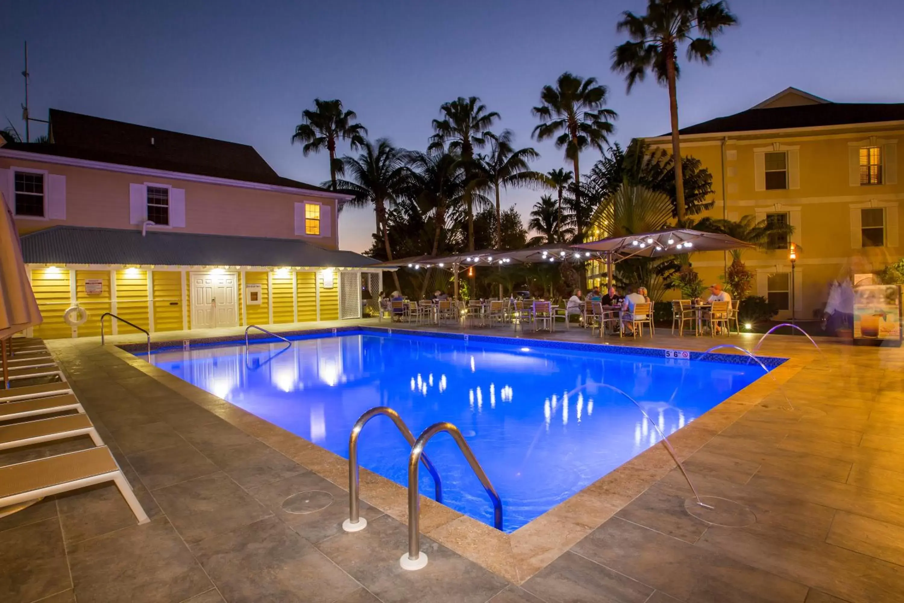 Swimming pool, Property Building in Sunshine Suites Resort