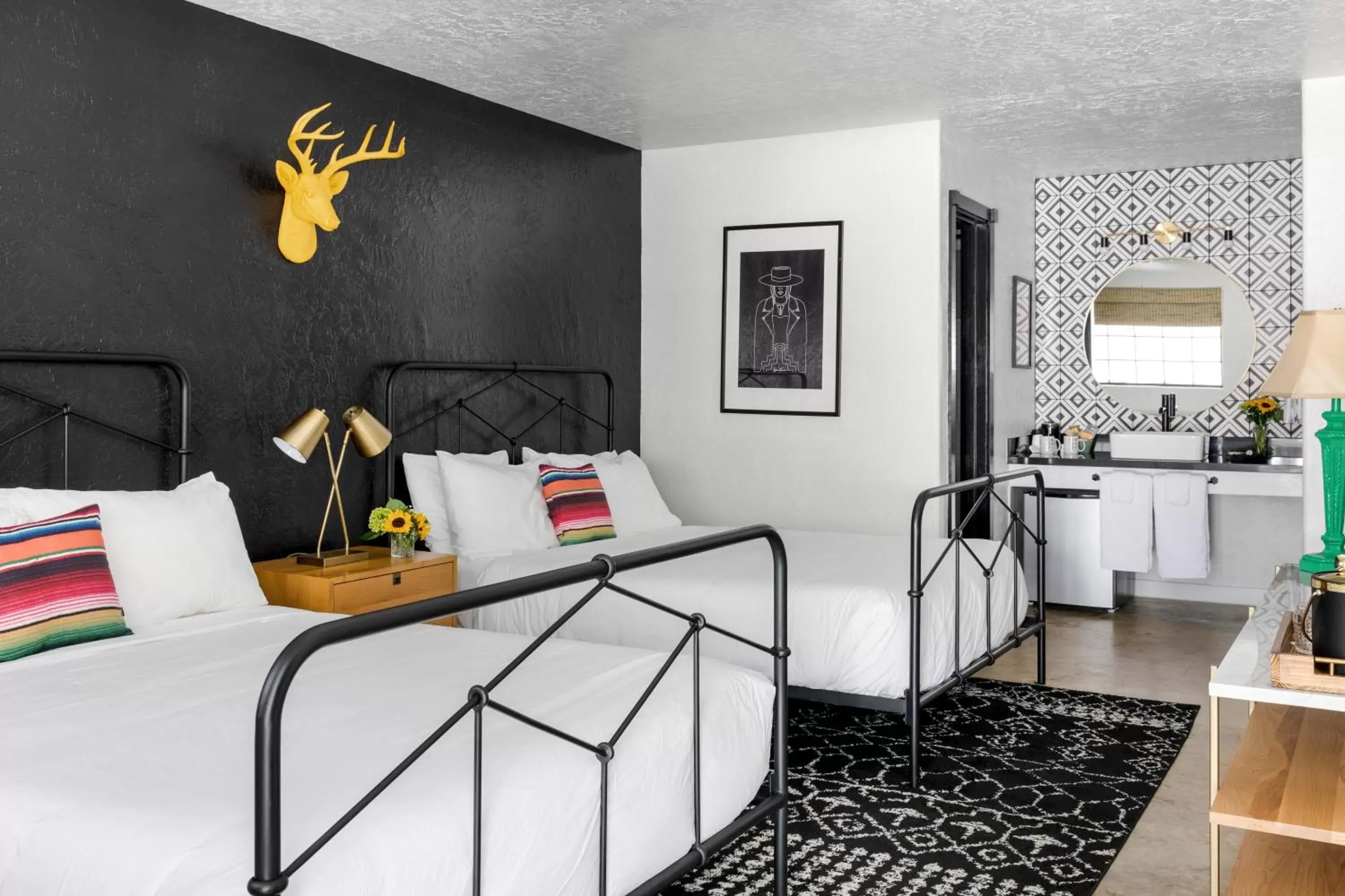 Standard Double Room in Wimberley Inn & bar Standard Double Room in Wimberley Inn & bar