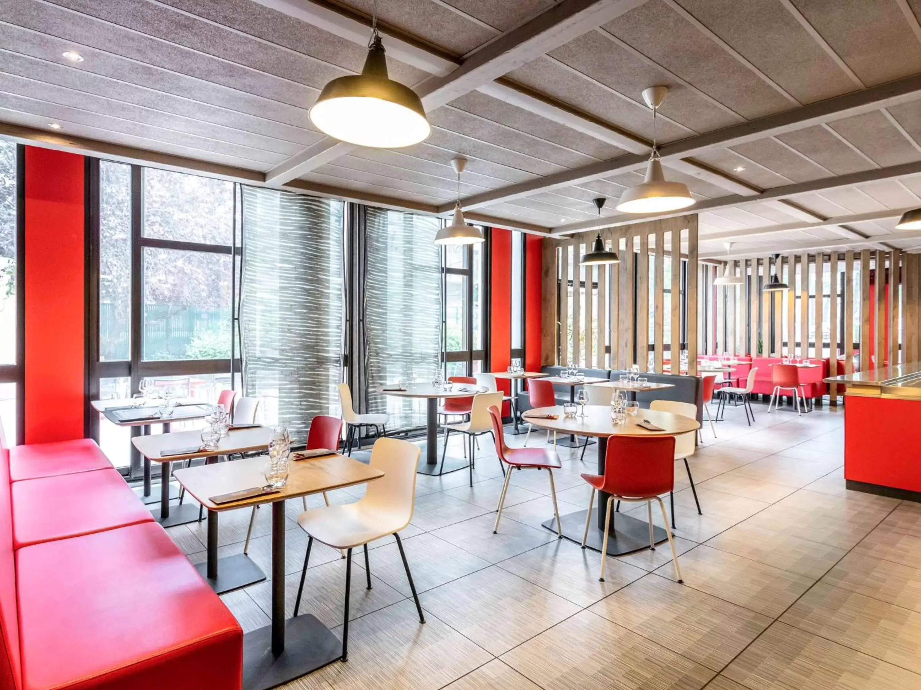 Restaurant/Places to Eat in ibis Bourges Centre