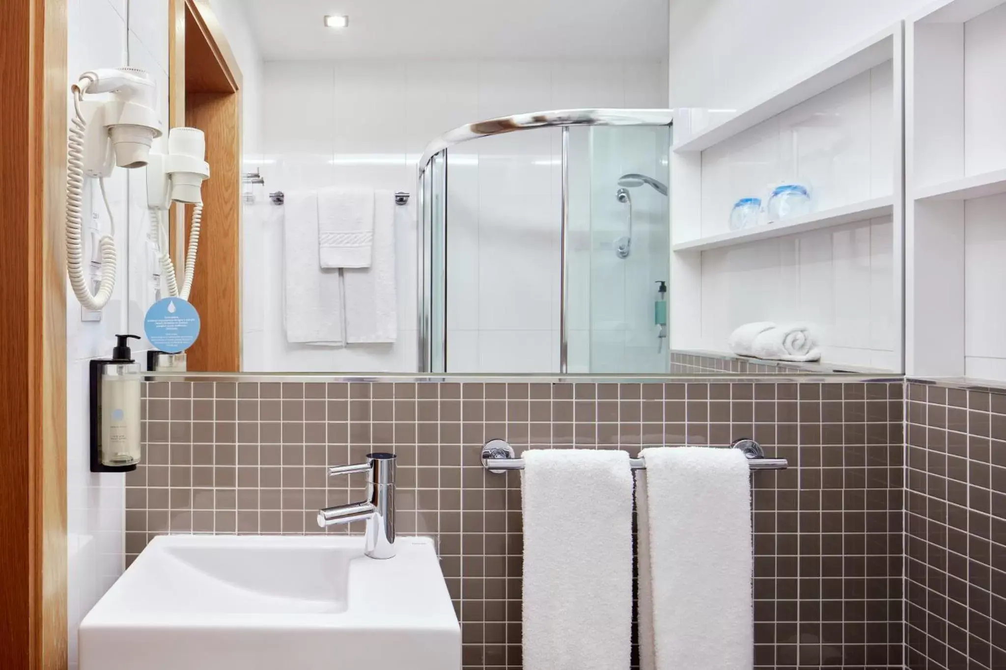 Toilet, Bathroom in Dom Jose Beach Hotel (Plus)