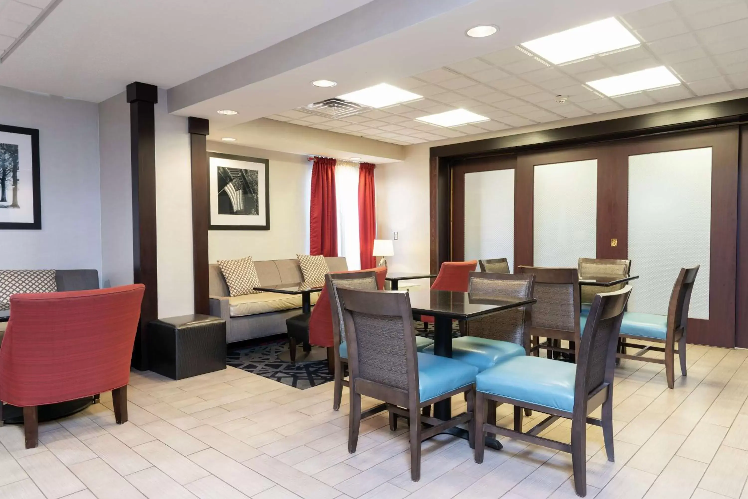 Dining area, Restaurant/Places to Eat in Hampton Inn Kent/Akron Area