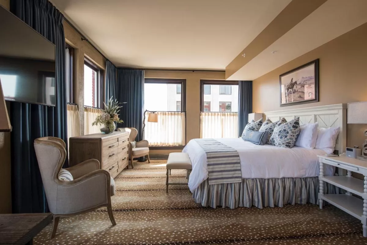 Photo of the whole room, Bed in Frontier Hotel Pawhuska