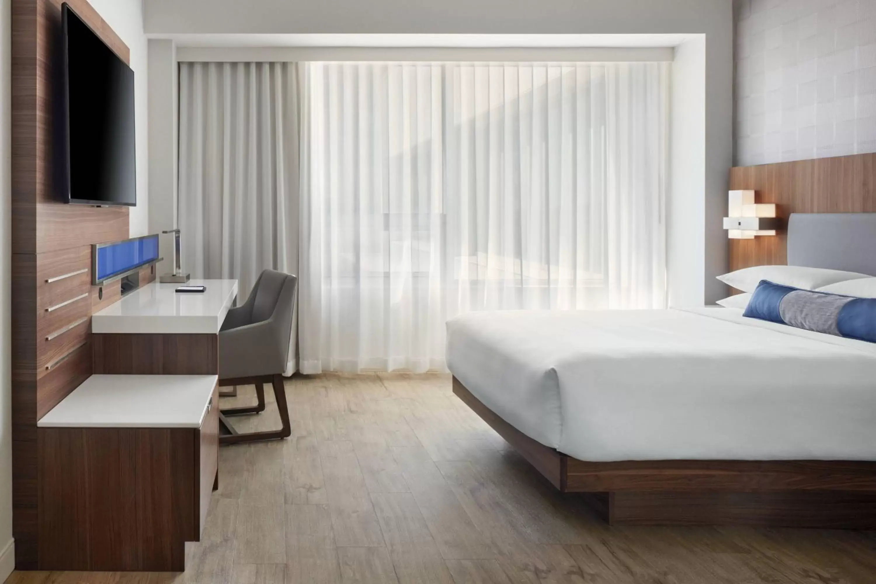 Bedroom, Bed in Delta Hotels by Marriott Trois Rivieres Conference Centre