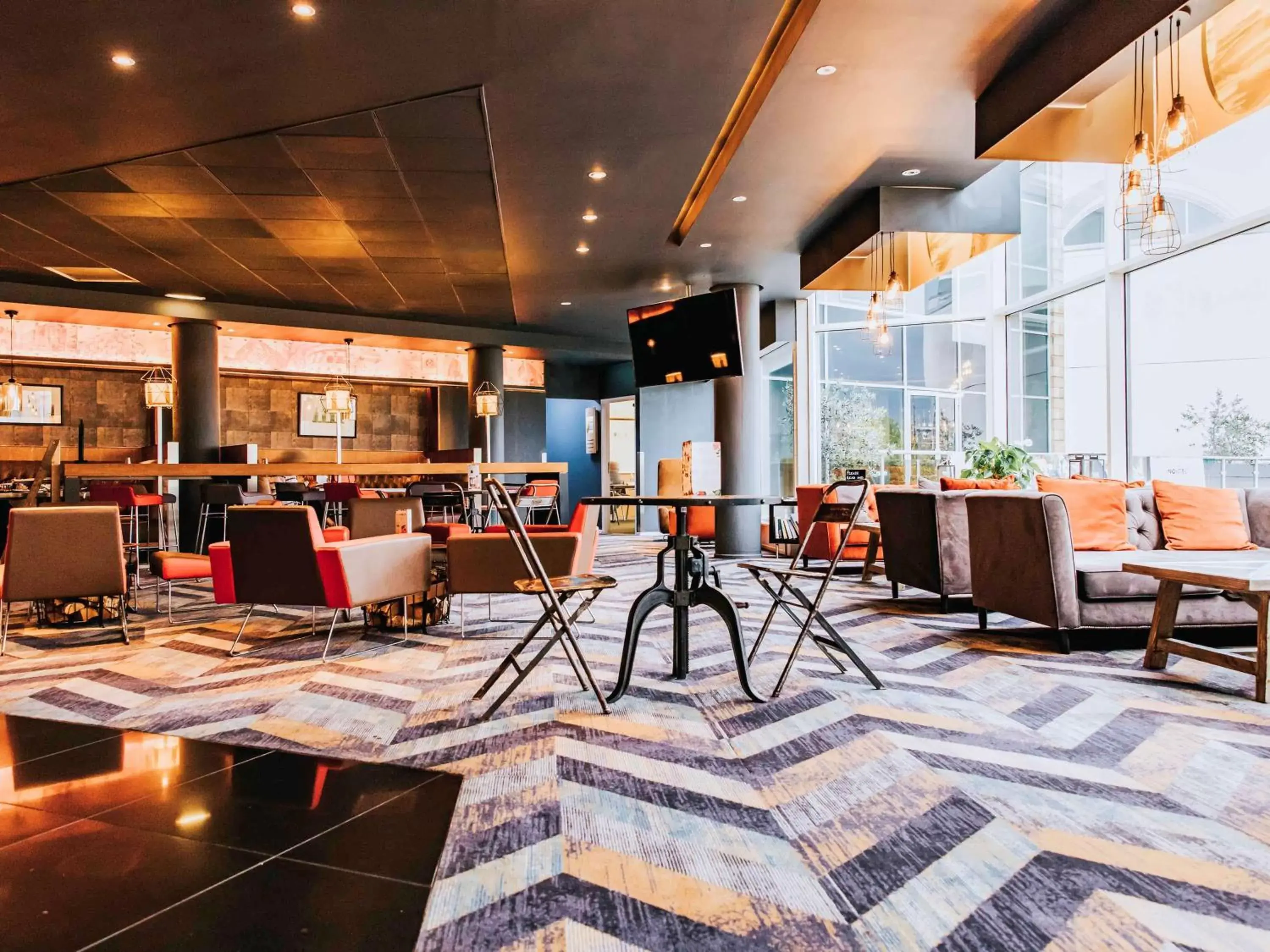 Lounge or bar, Restaurant/Places to Eat in Novotel Sheffield Centre