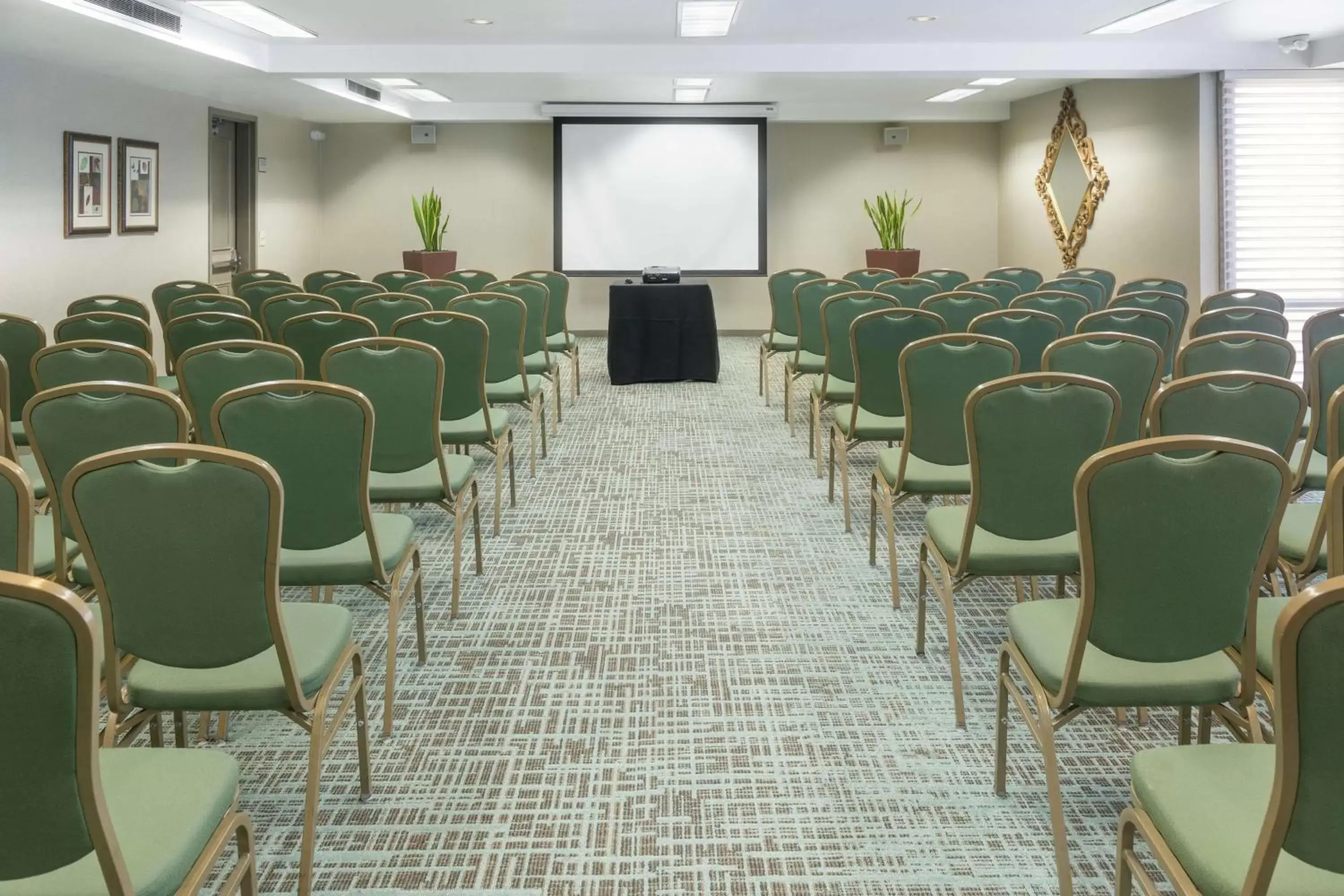 Meeting/conference room in DoubleTree by Hilton Campbell - Pruneyard Plaza