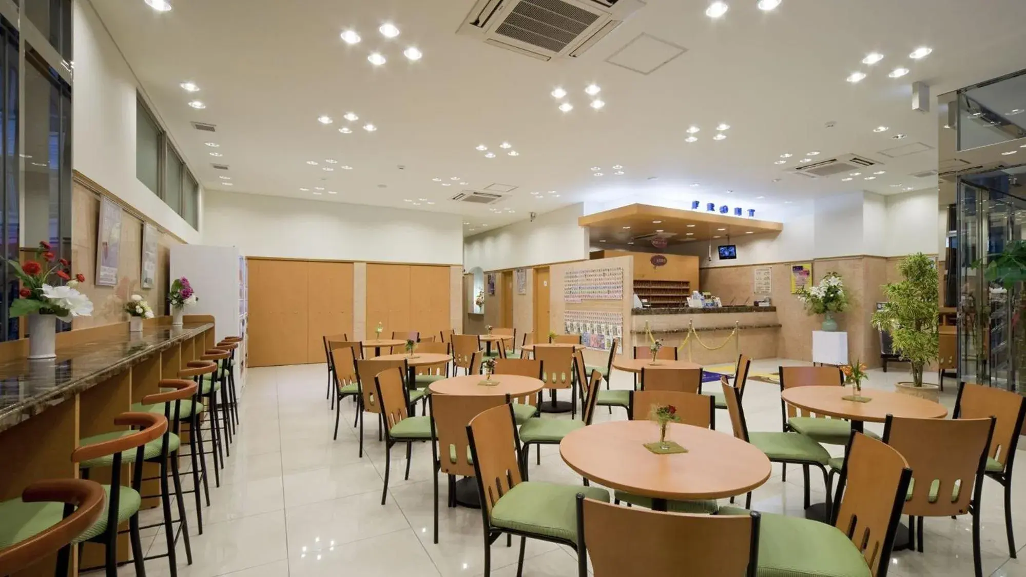 Lobby or reception, Restaurant/Places to Eat in Toyoko Inn Yokohama Tsurumi eki Higashi guchi