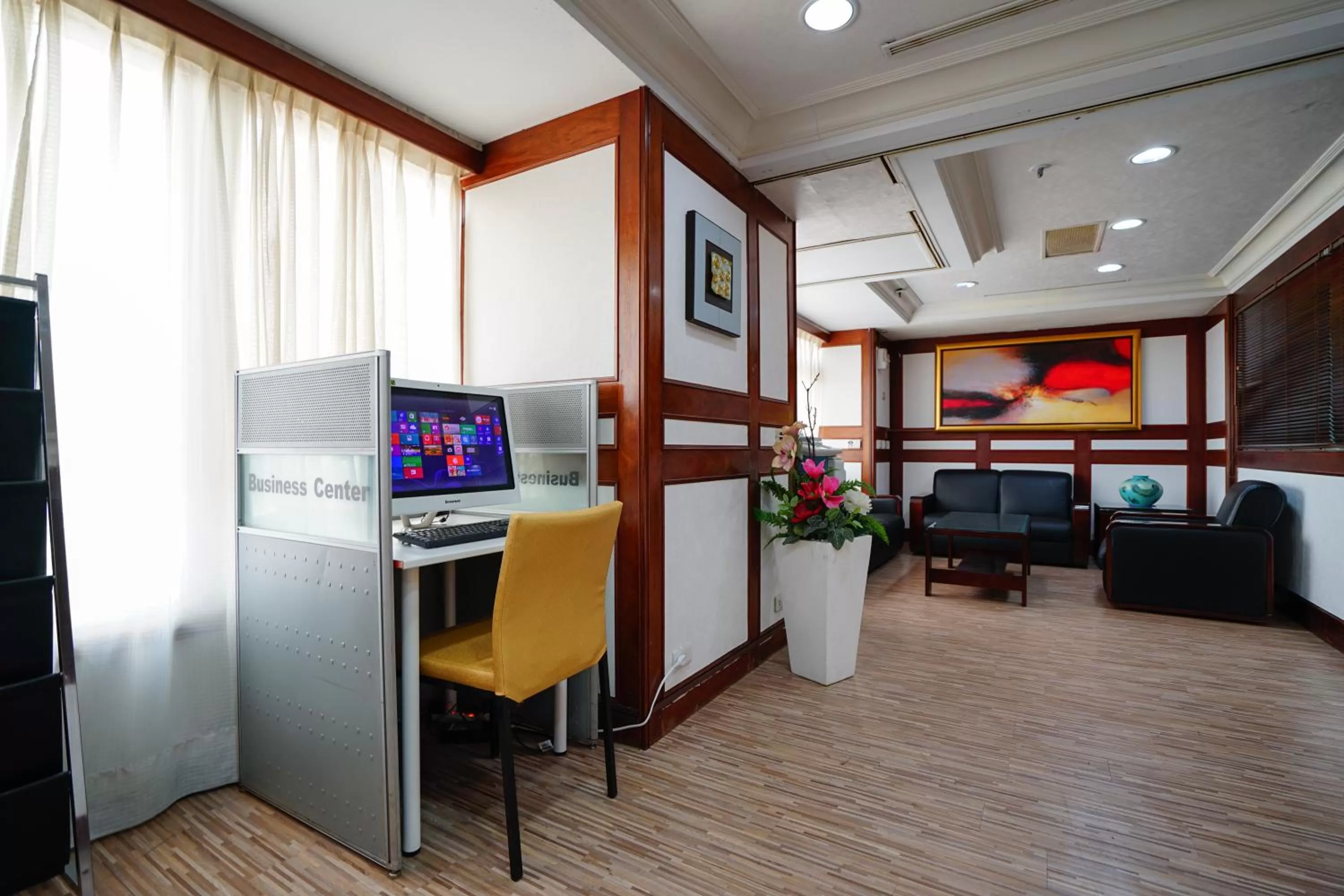 Area and facilities in Cambridge Tainan Hotel