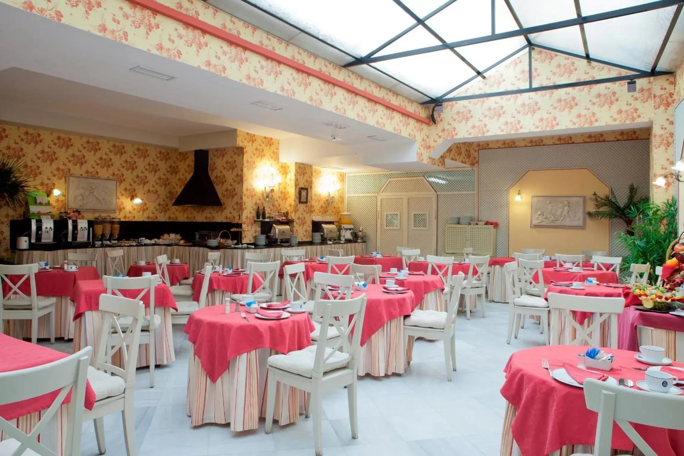 Restaurant/places to eat, Banquet Facilities in Hotel Doña María