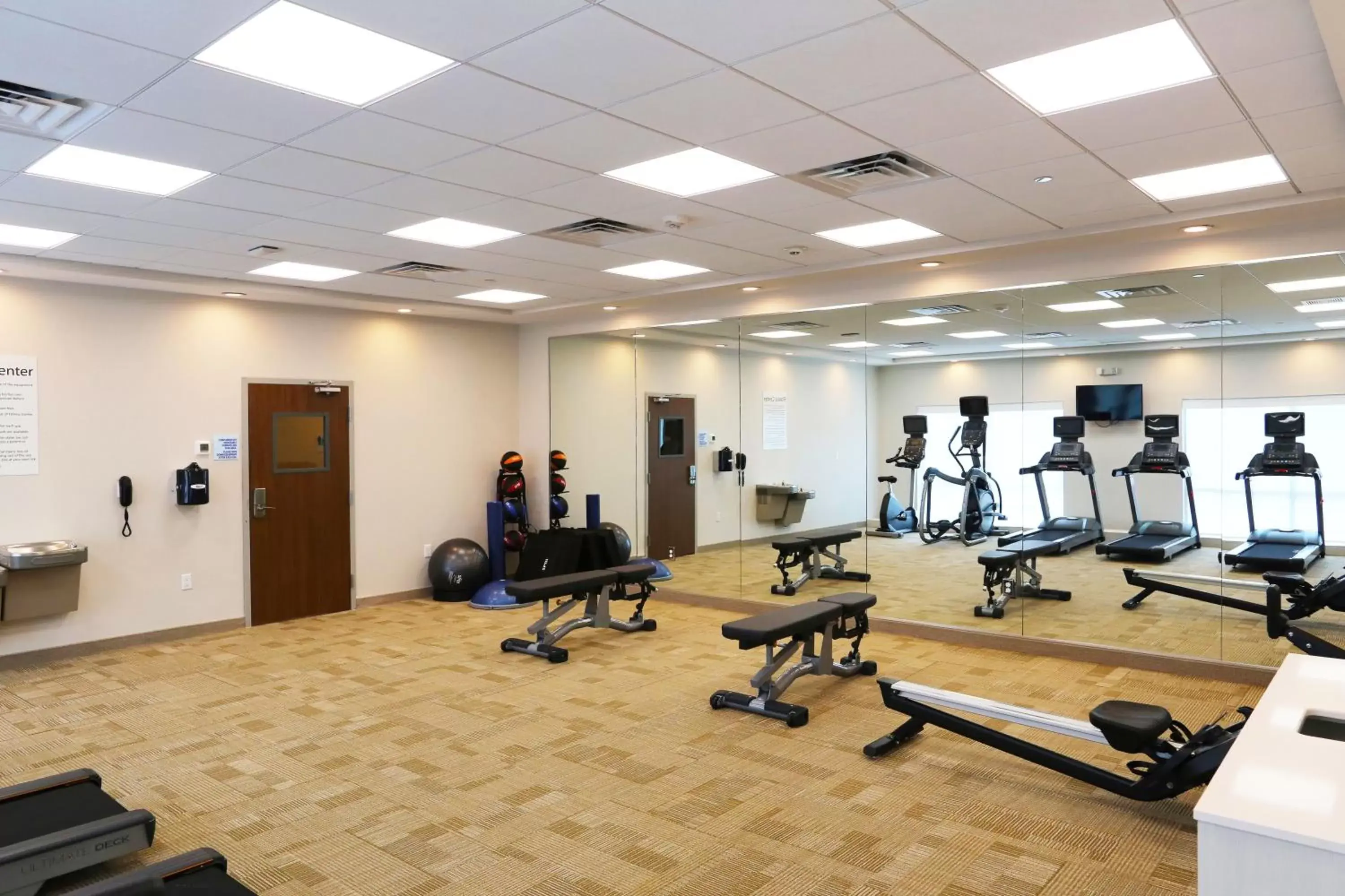 Fitness centre/facilities, Fitness Center/Facilities in Holiday Inn Express & Suites - Houston IAH - Beltway 8, an IHG Hotel