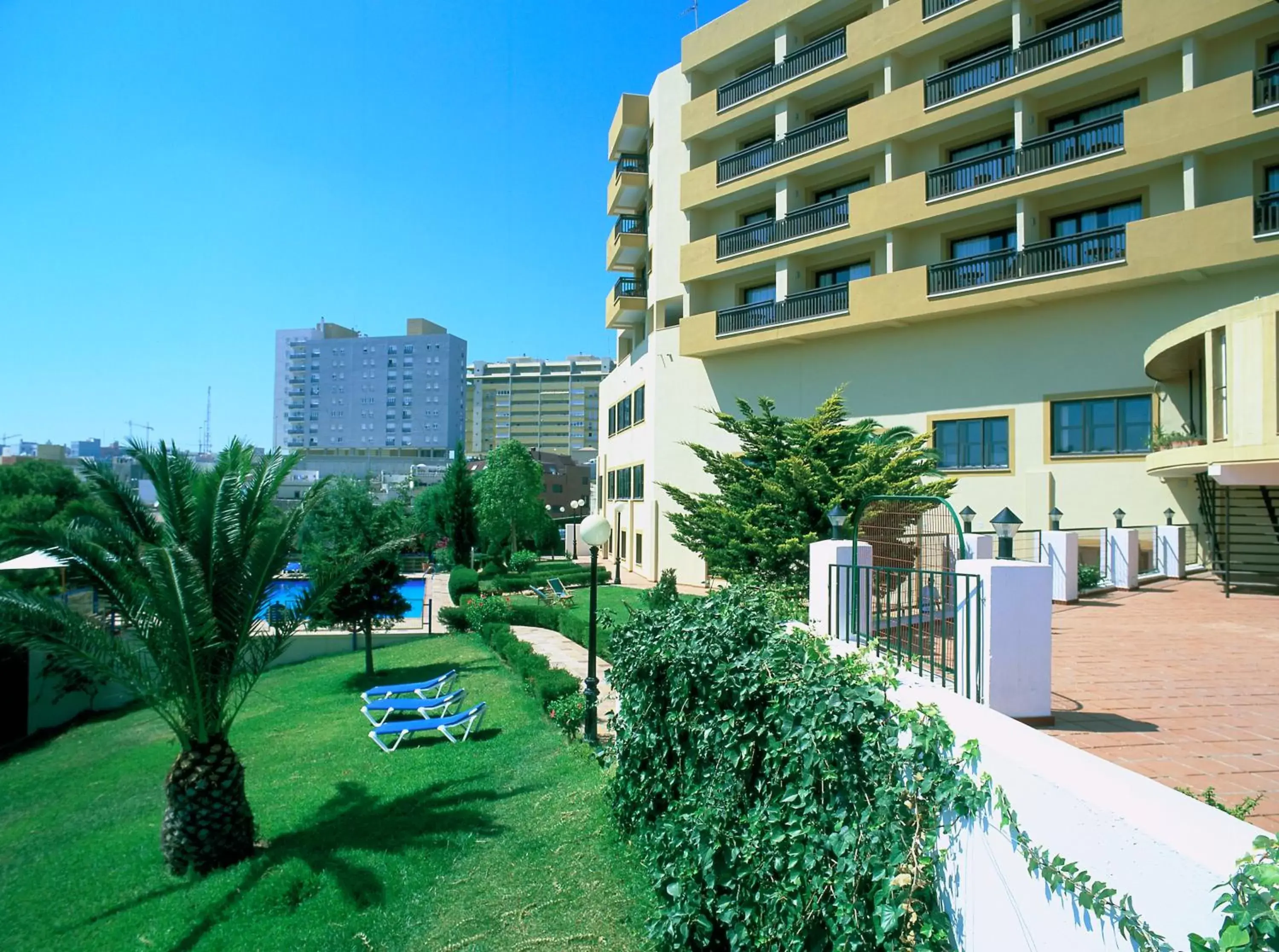 Garden, Property Building in Parador de Melilla