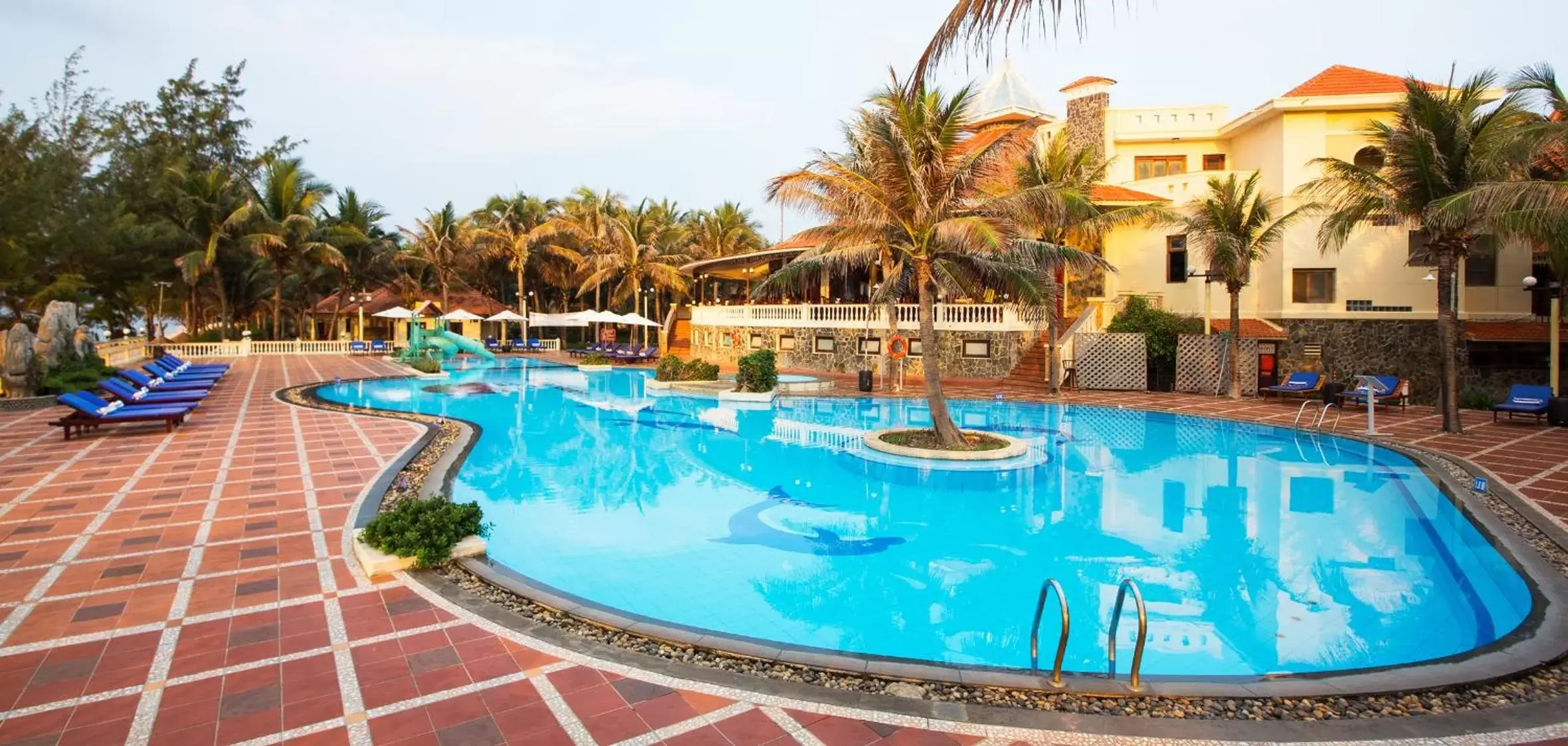 Landmark view, Swimming Pool in Golden Coast Resort & Spa