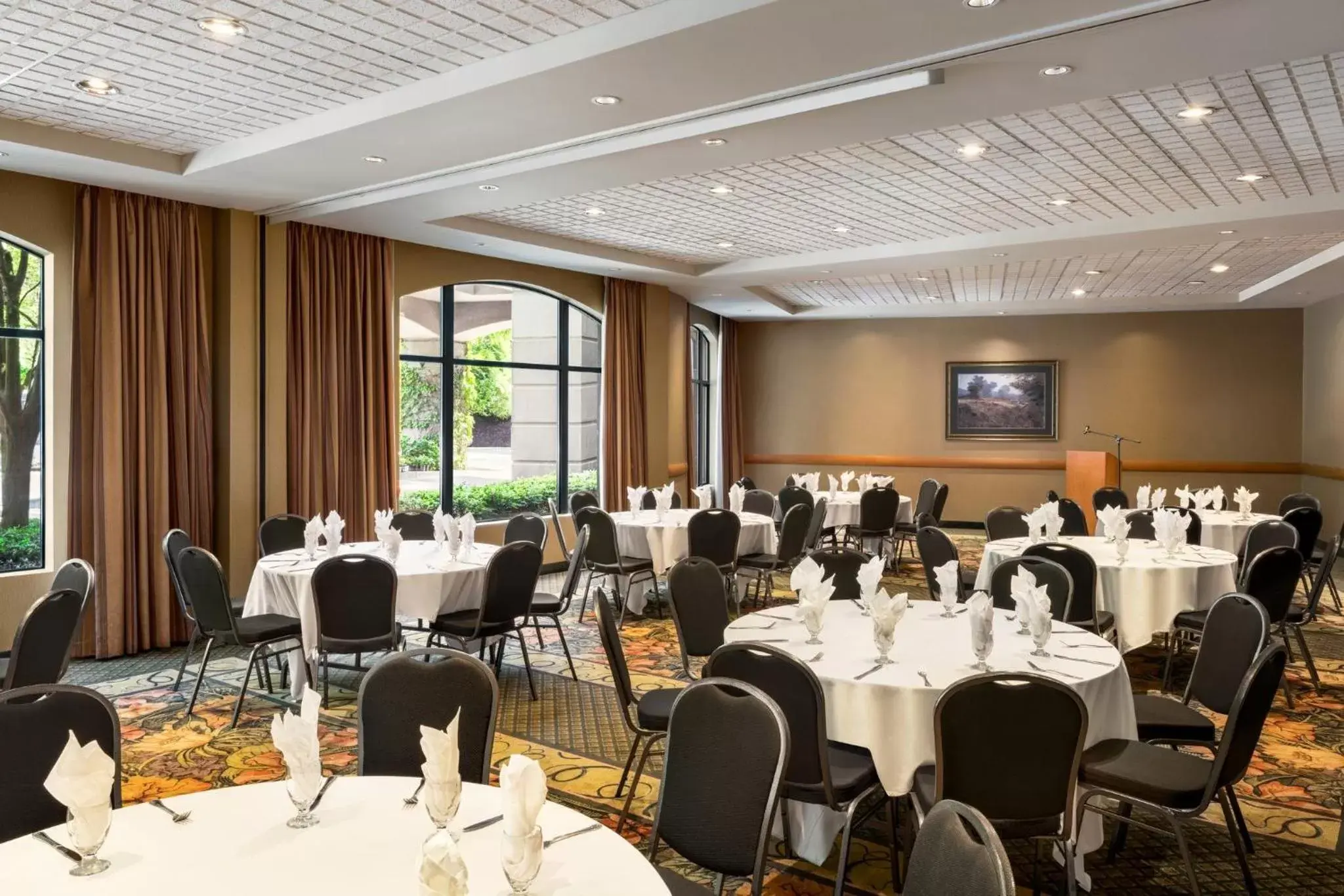 Banquet/Function facilities, Restaurant/Places to Eat in Holiday Inn & Suites North Vancouver, an IHG Hotel