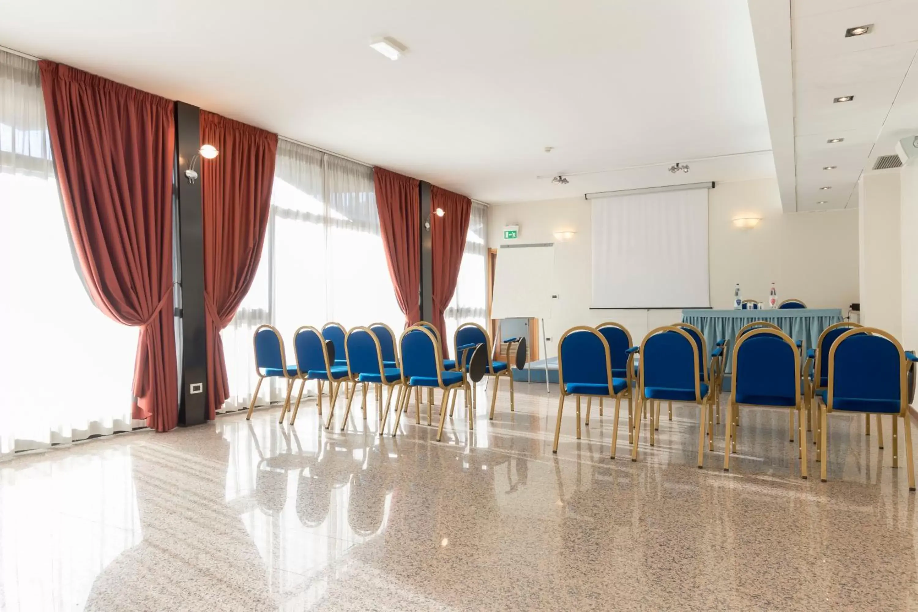 Business facilities in Hotel Minerva