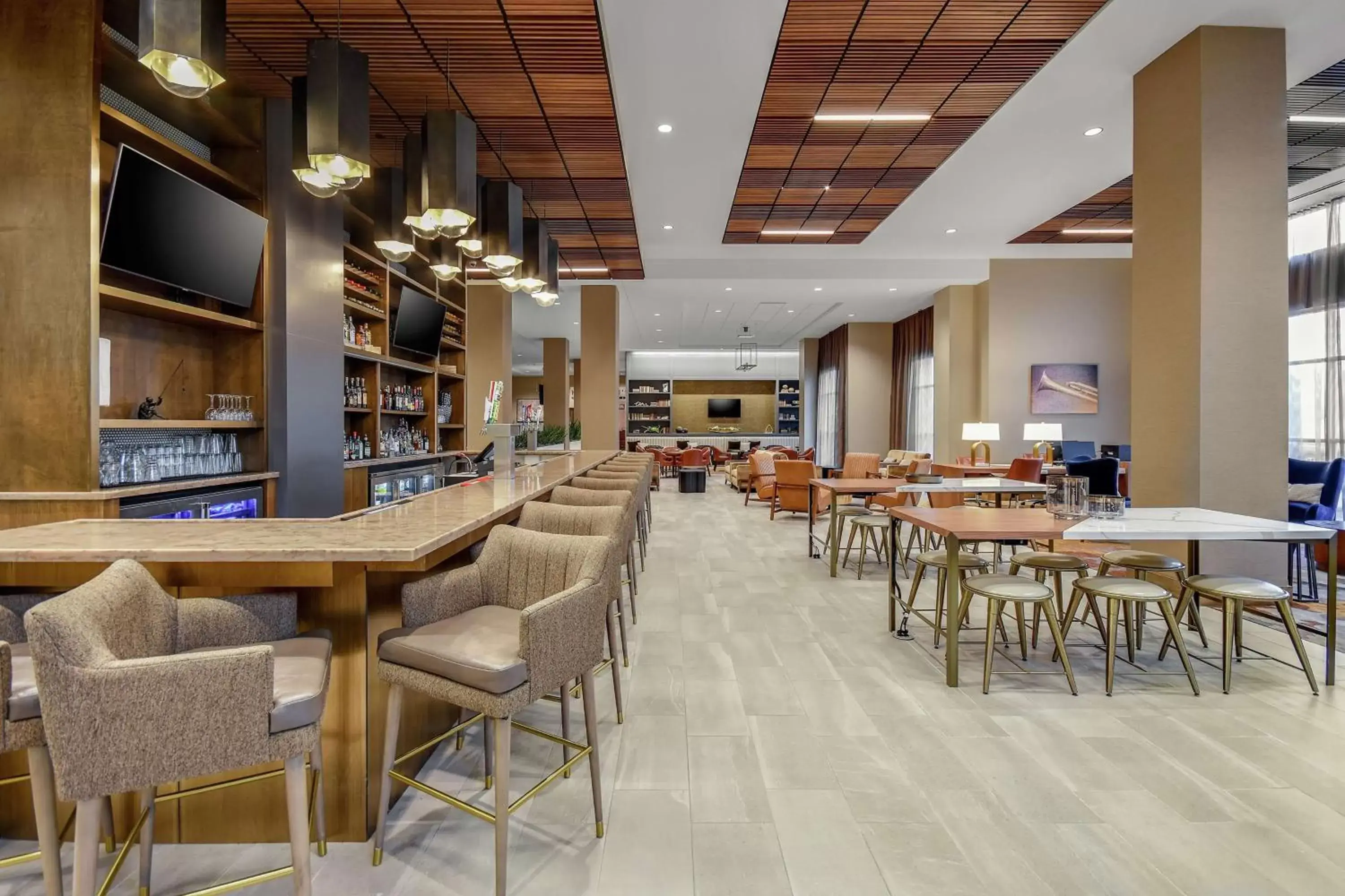 Lounge or bar in Embassy Suites by Hilton Jonesboro Red Wolf Convention Center Lounge or bar in Embassy Suites by Hilton Jonesboro Red Wolf Convention Center