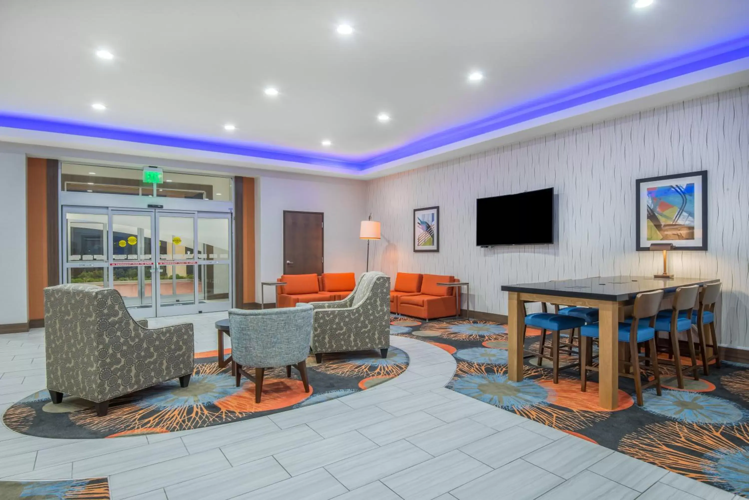 Property building, Seating Area in Holiday Inn Express & Suites Stillwater - University Area, an IHG Hotel