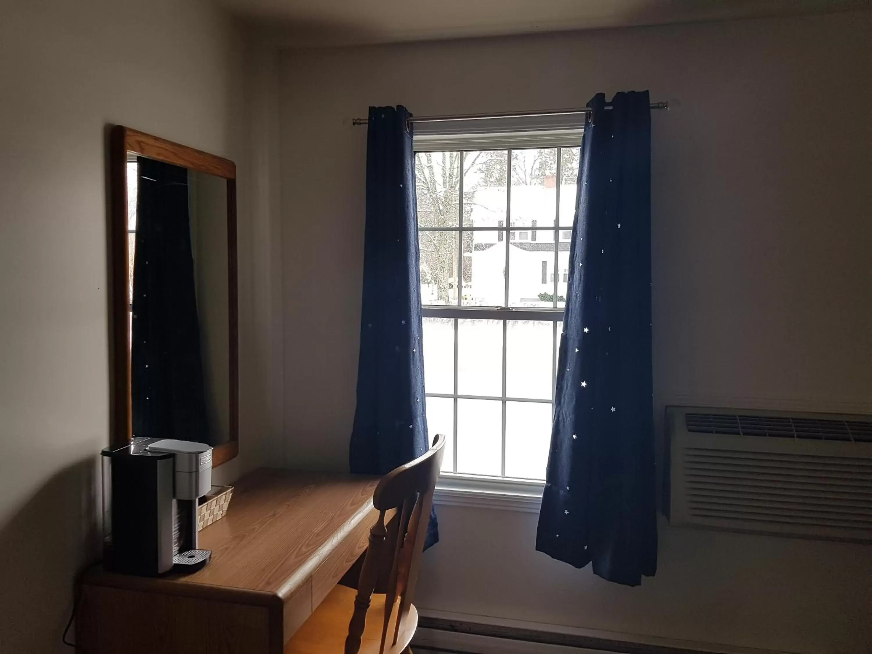 Superior Queen Room in Covered Bridge Inn & Suites Superior Queen Room in Covered Bridge Inn & Suites