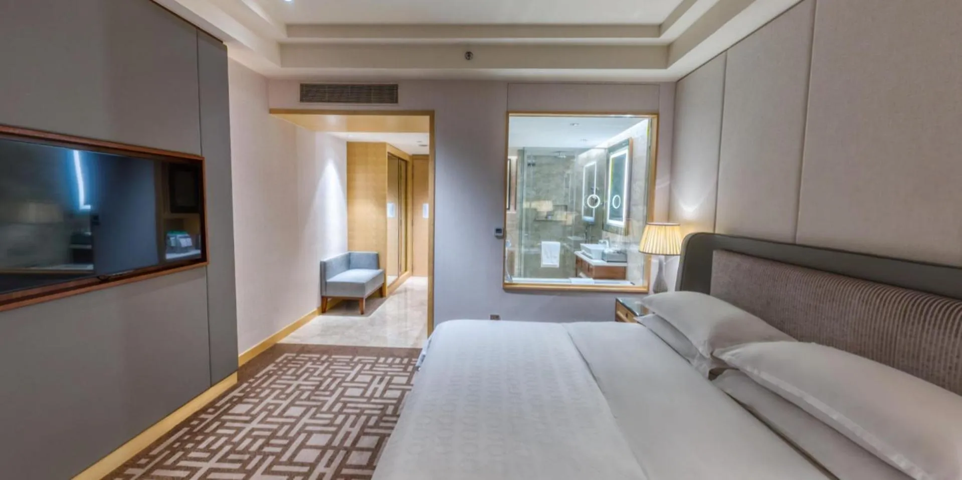 Bedroom, Bed in Sheraton Petaling Jaya Hotel