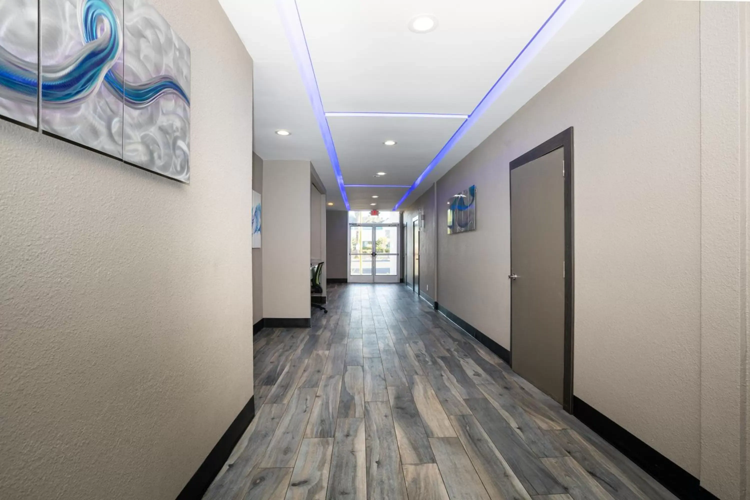 Lobby or reception in SureStay Plus Hotel by Best Western Point Richmond