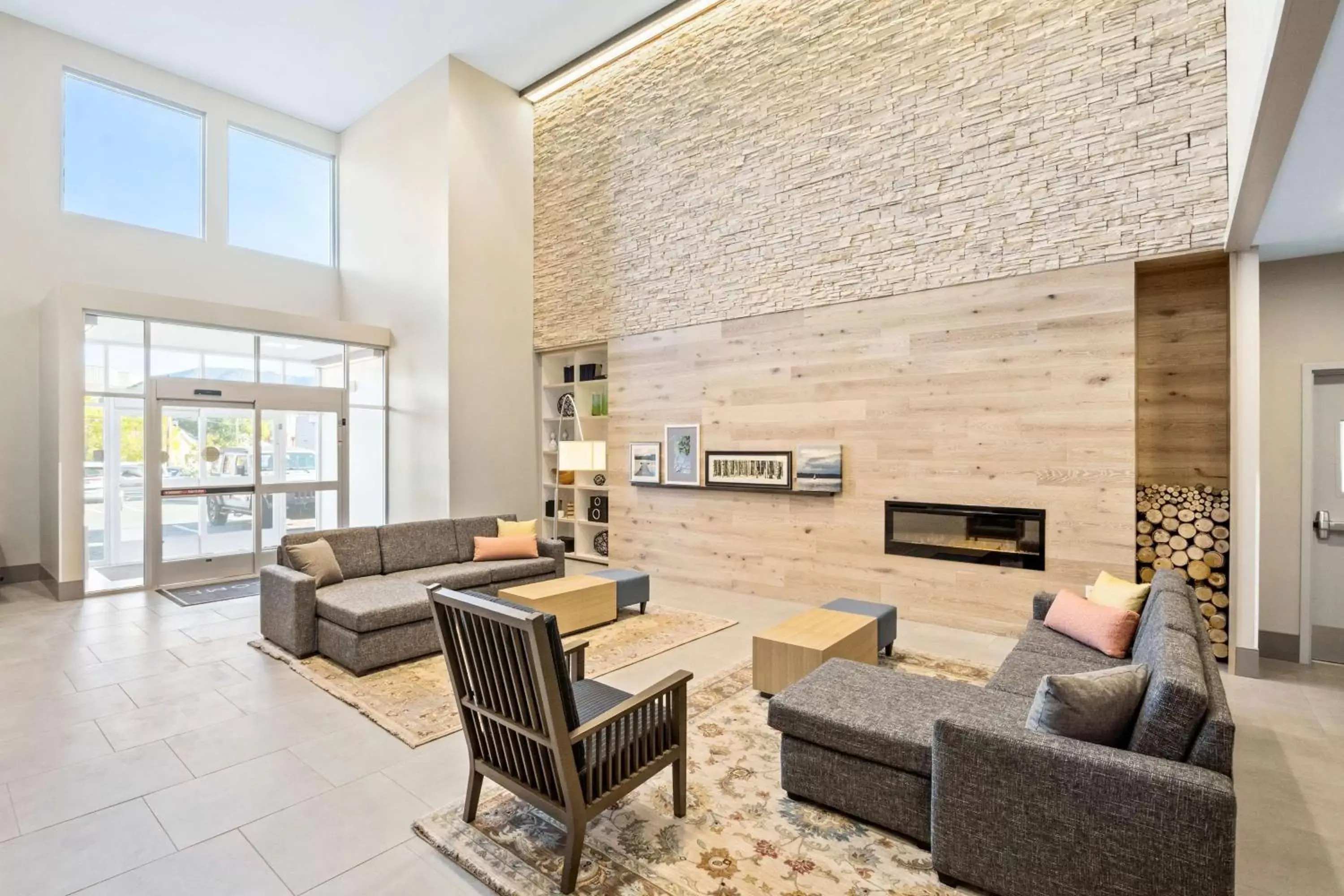 Lobby or reception, Seating Area in Country Inn & Suites by Radisson, Flagstaff Downtown, AZ