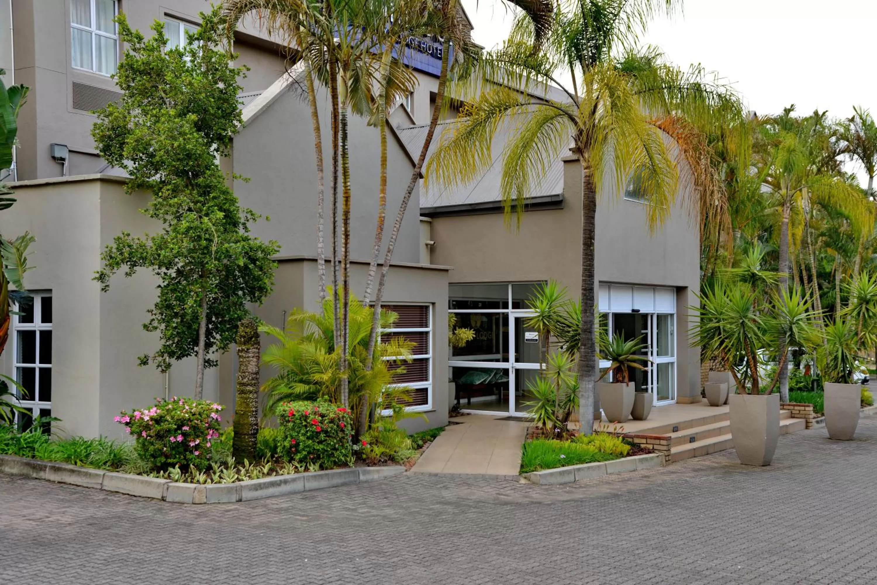 Facade/entrance in Town Lodge Mbombela