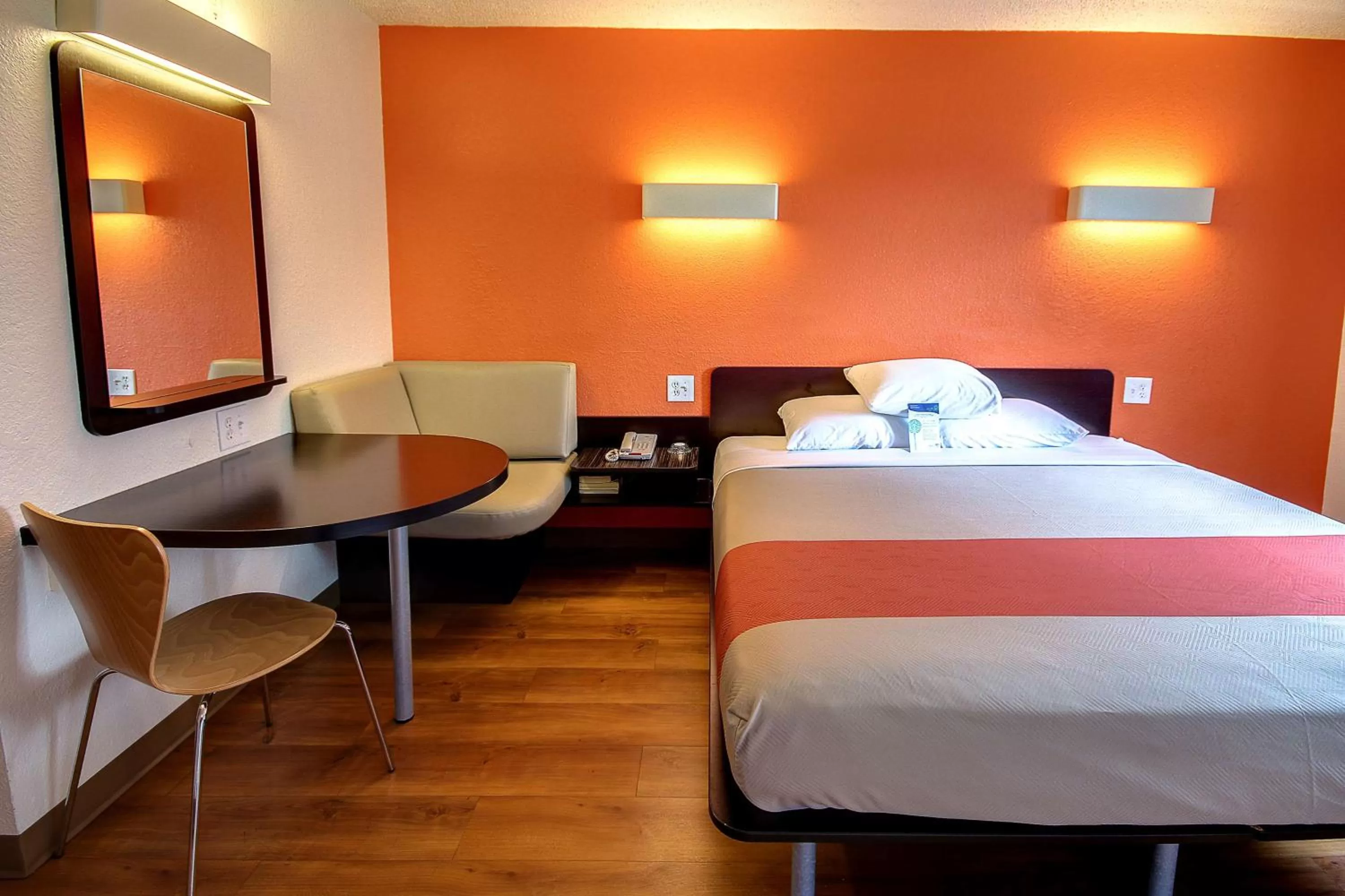 Seating area, Bed in Motel 6 King Of Prussia PA