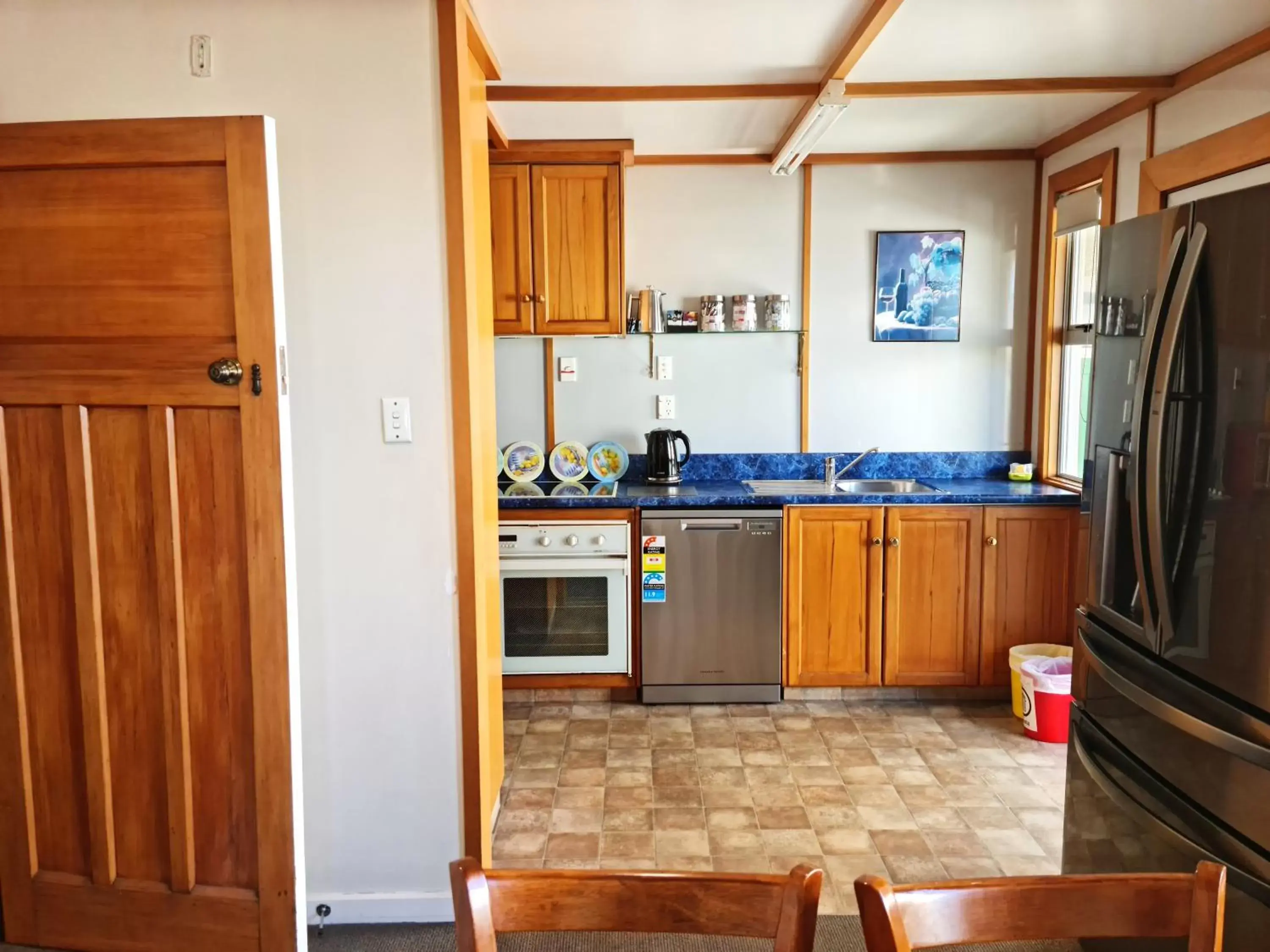 Kitchen/Kitchenette in Baywatch Motor Lodge