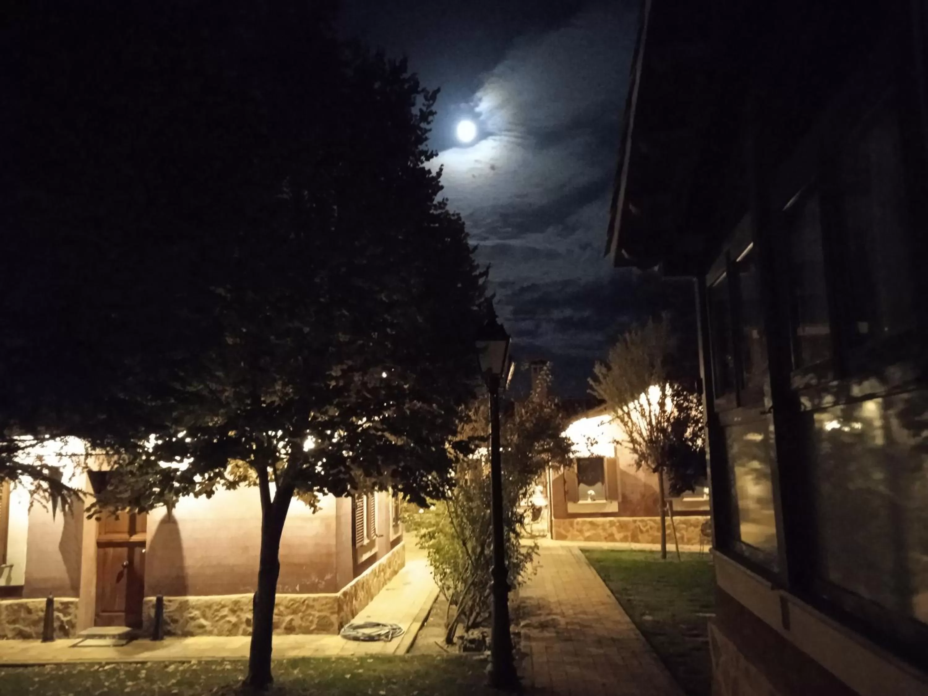 Night in Hospedería Ballesteros