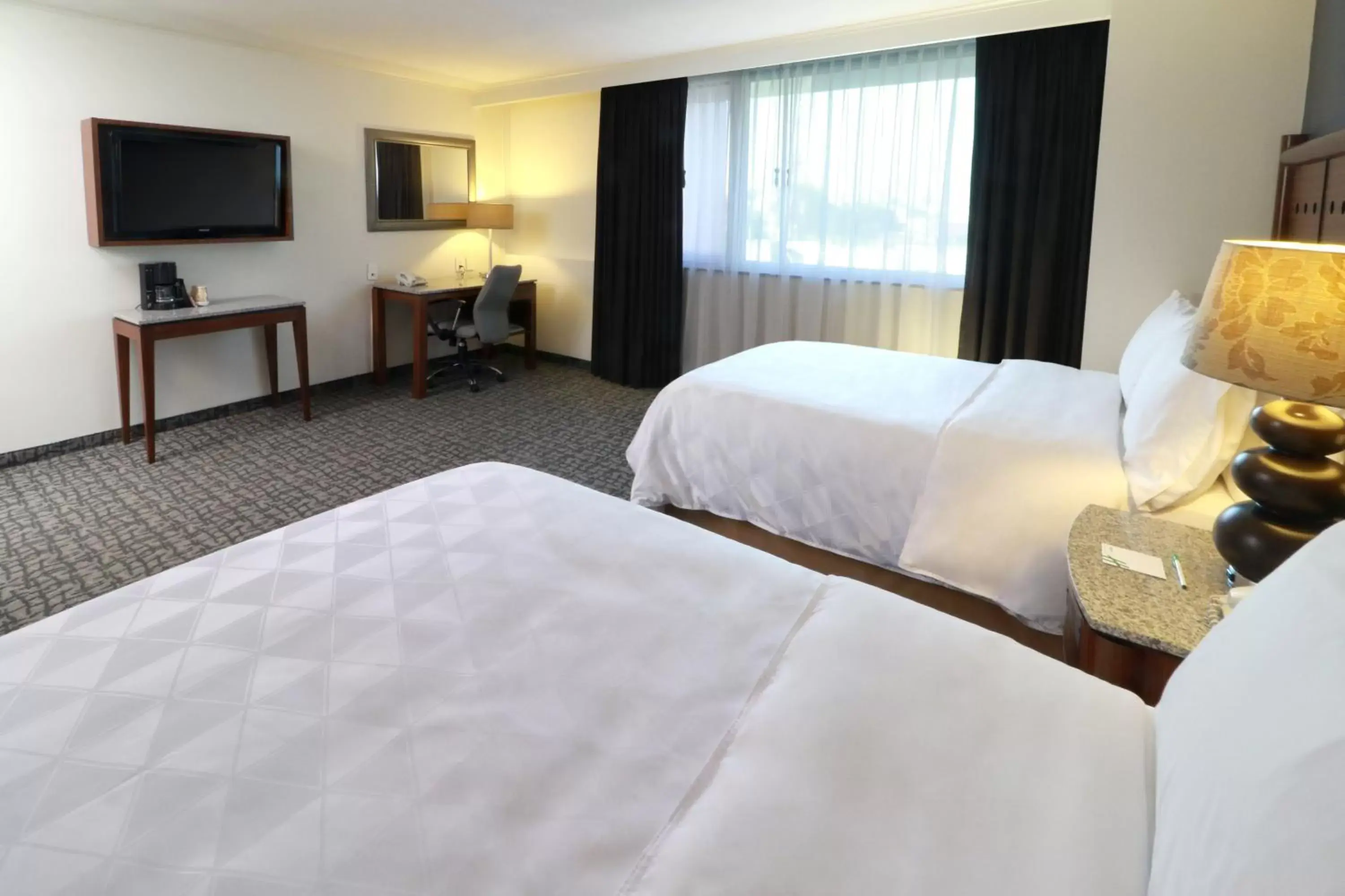 Photo of the whole room, Bed in Holiday Inn Mexico City - Trade Center, an IHG Hotel