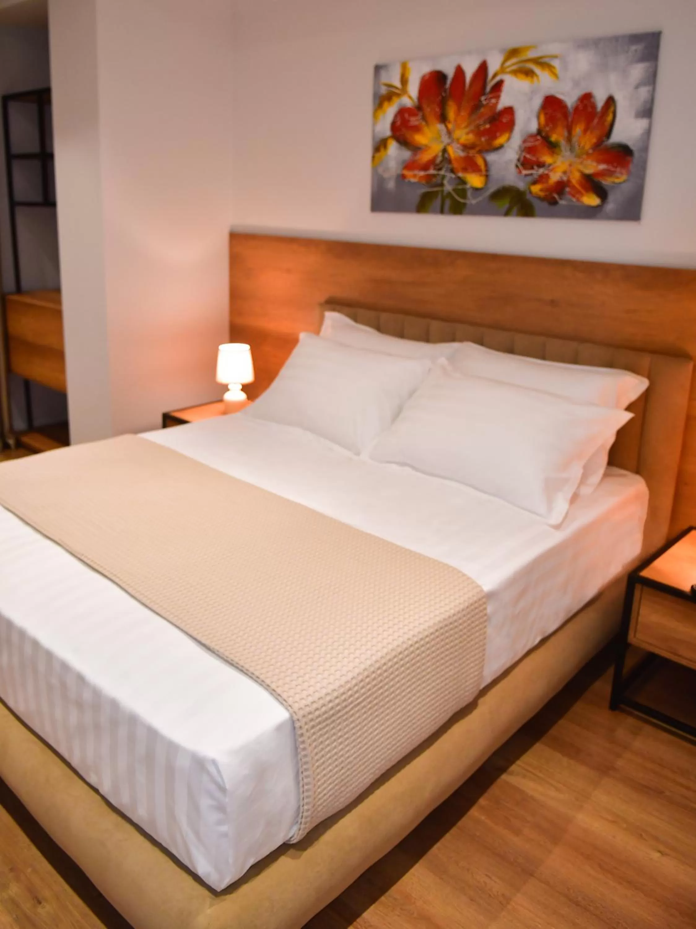 Restaurant/places to eat, Bed in 313 Villa City Center Hotel