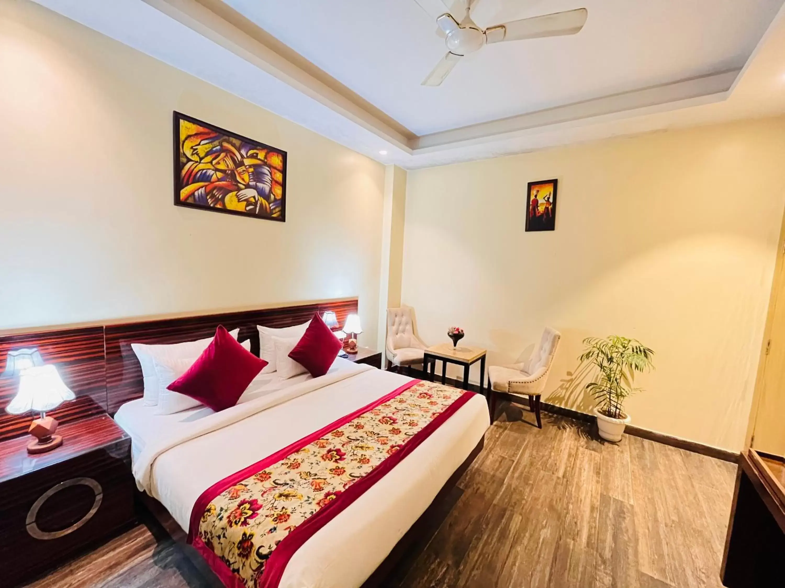 Bed in Hotel Banz - Near Delhi International Airport