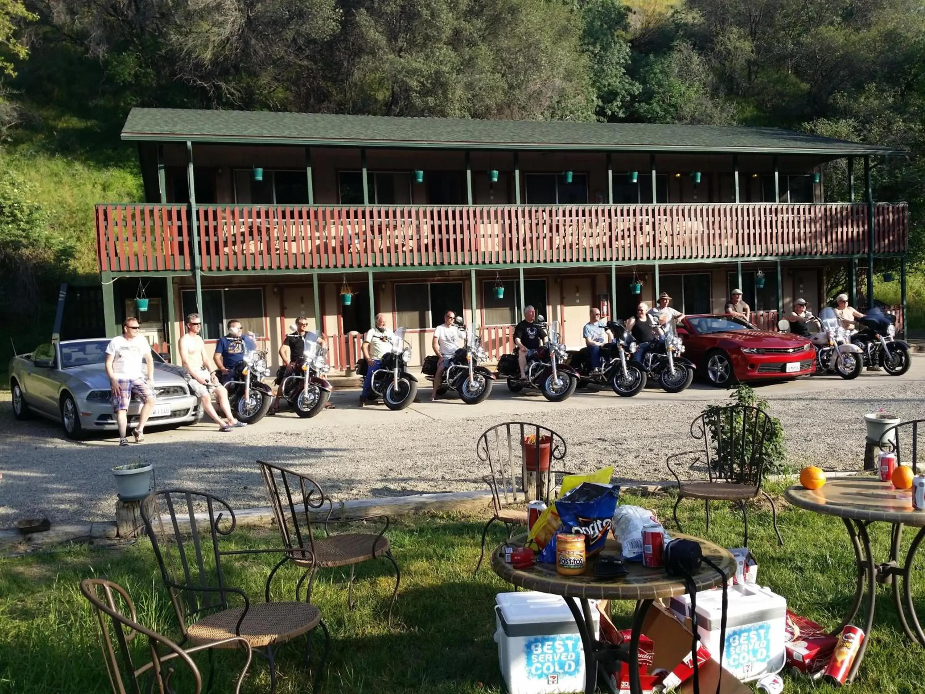 Facade/entrance in The River Inn