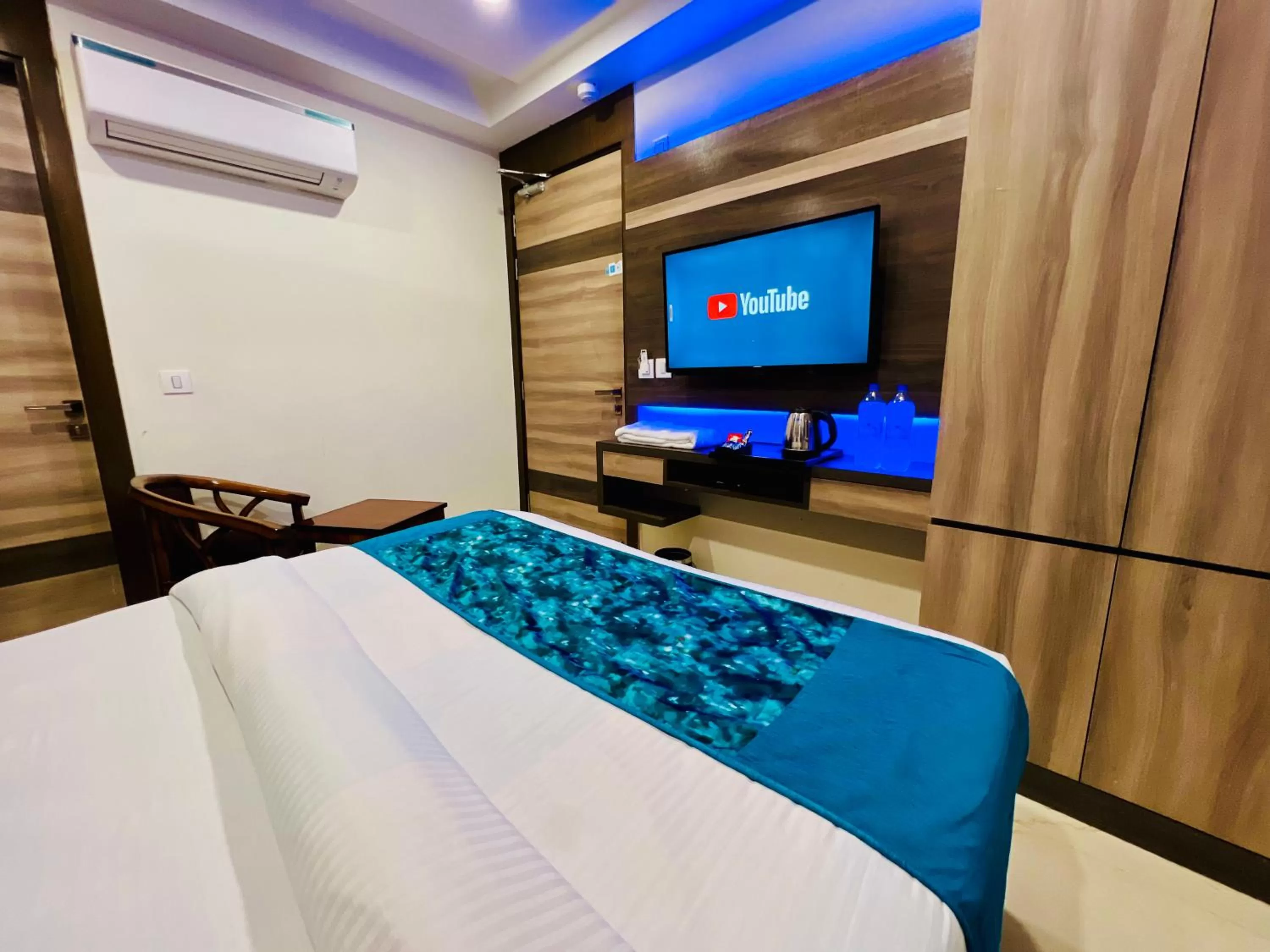 Studio double room with airport pickup in Hotel Apple Inn, New Delhi Railway Station