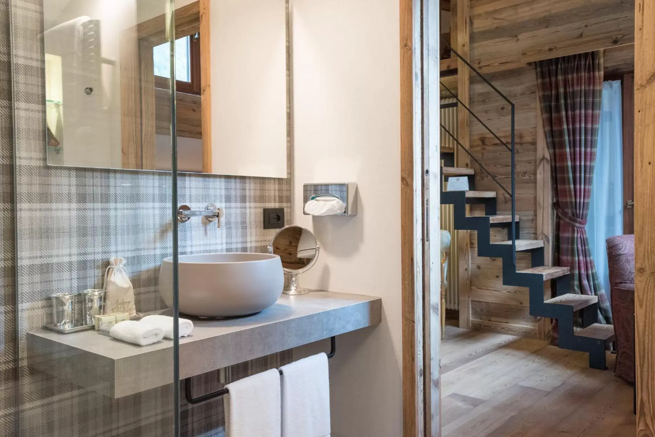 Decorative detail, Bathroom in Auberge de La Maison