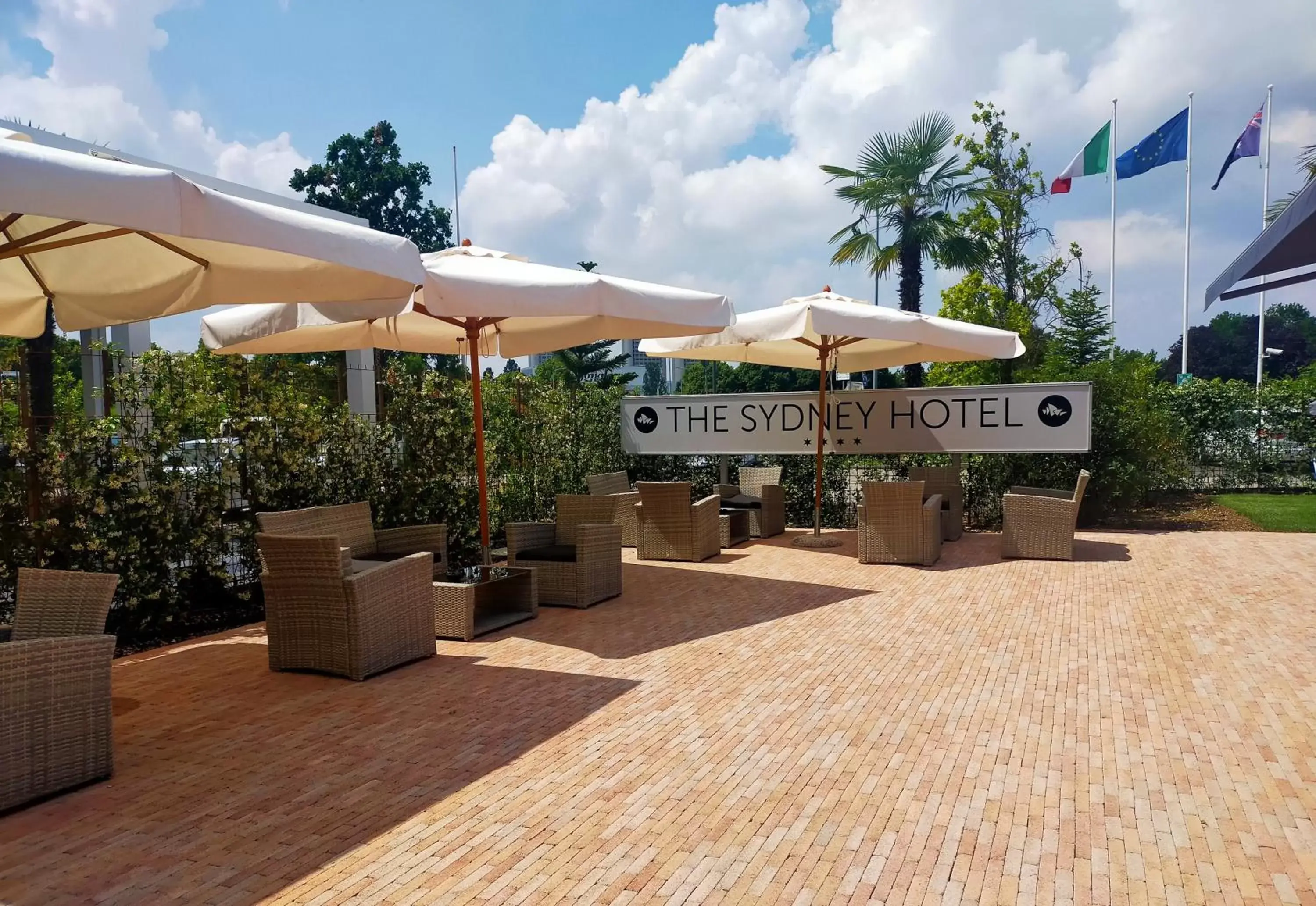 Restaurant/places to eat in The Sydney Hotel