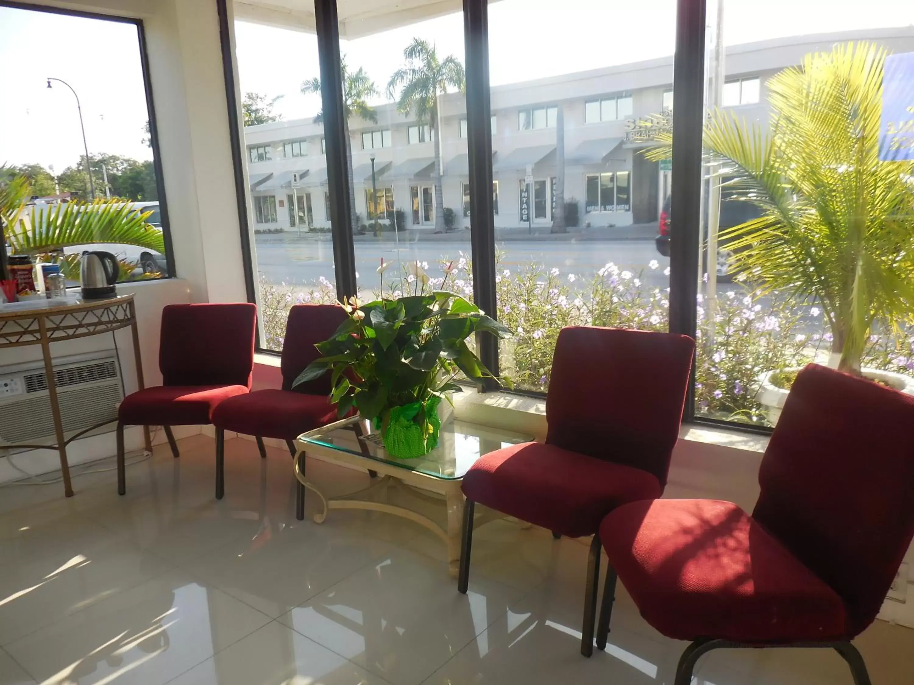 Lobby or reception in Shalimar Motel