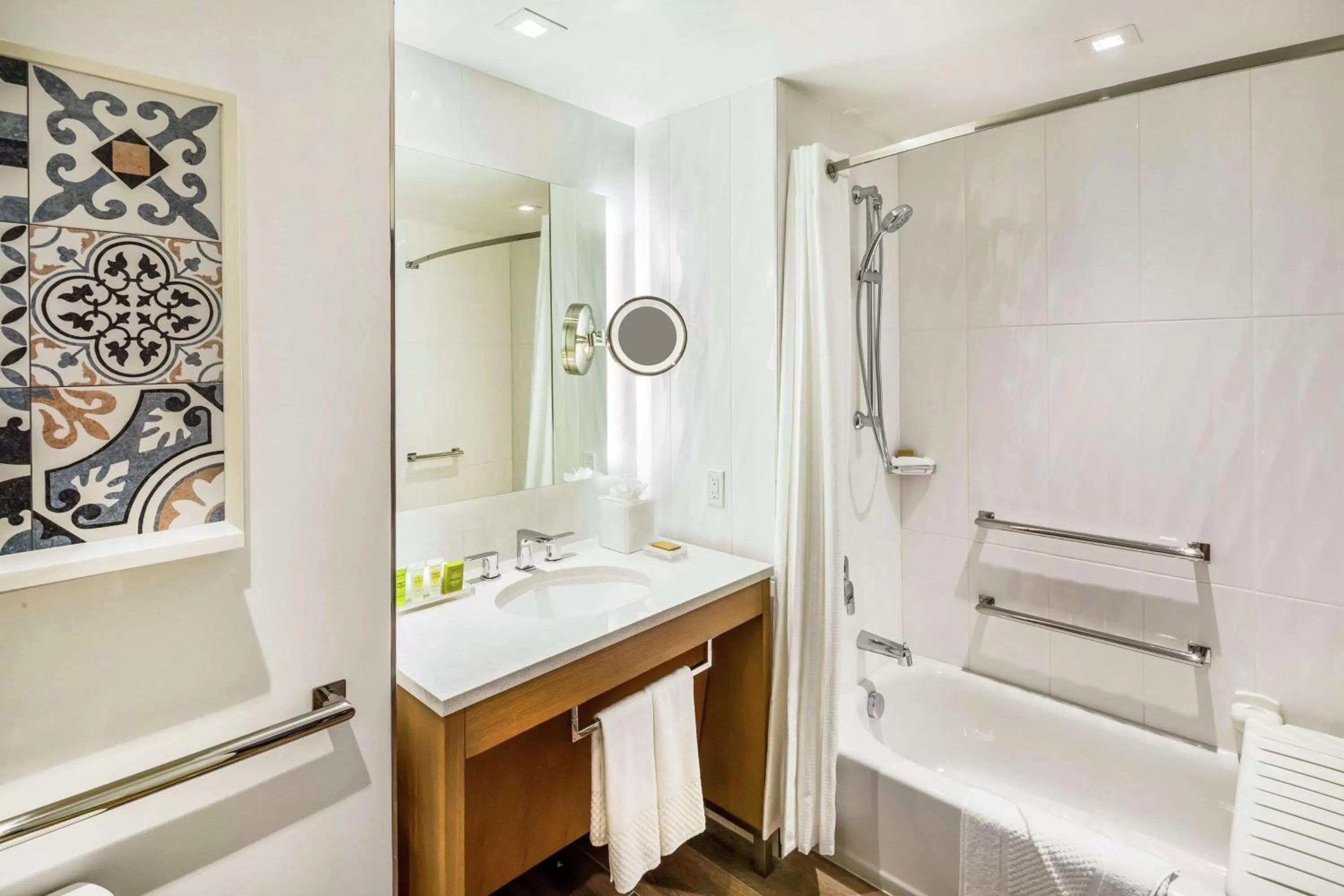 Bathroom in Hilton Miami Dadeland