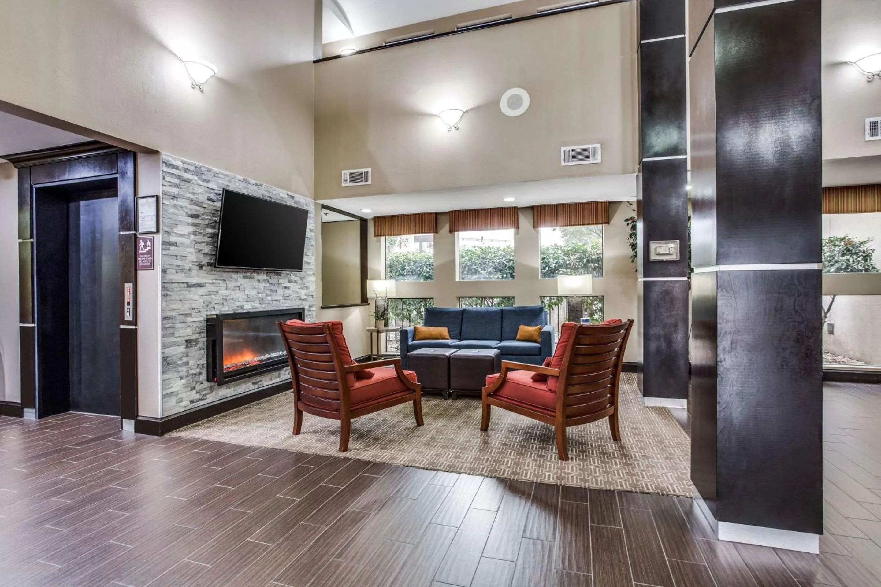 Lobby or reception in Comfort Inn & Suites Love Field-Dallas Market Center