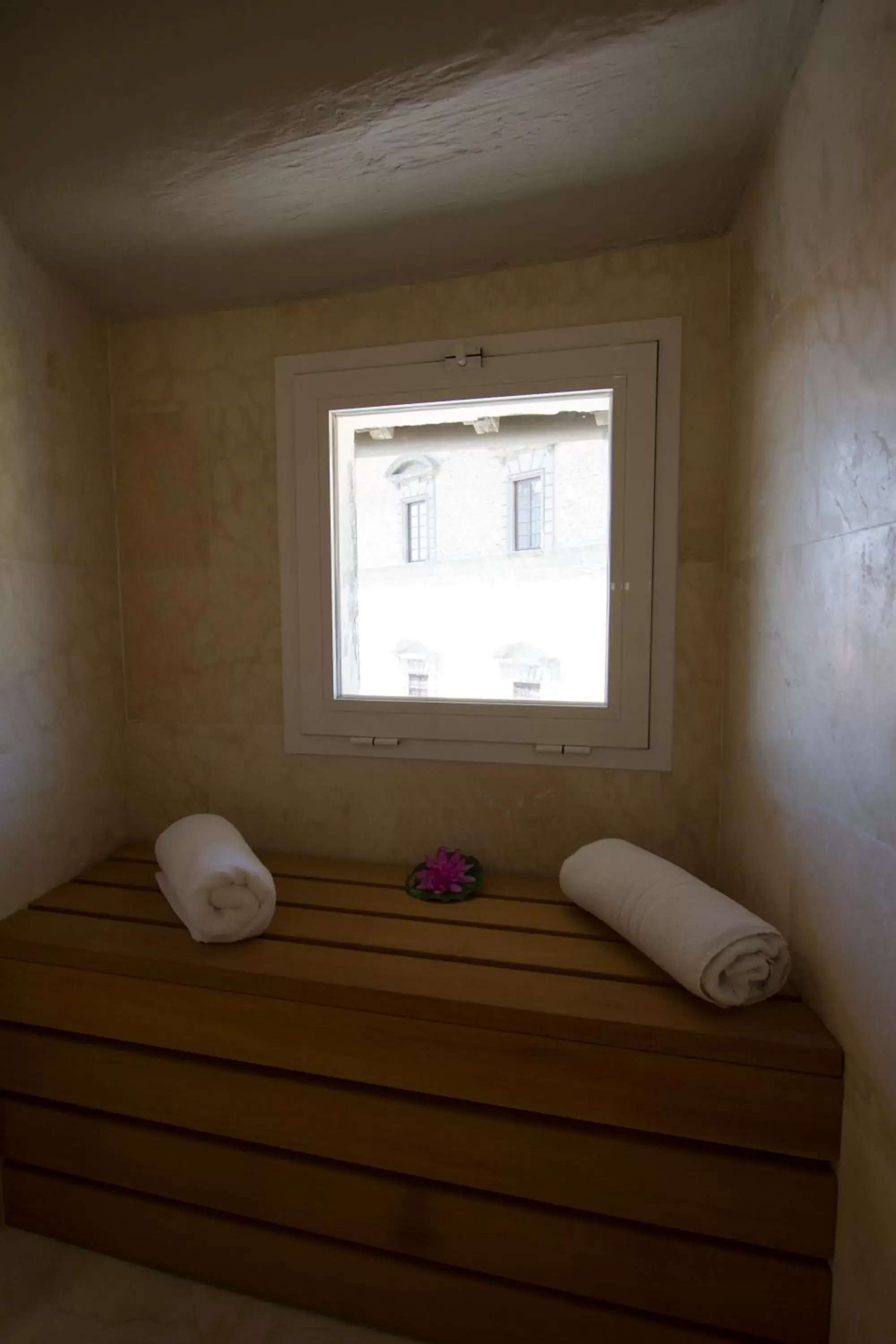 Sauna, Bathroom in Cortona Suite