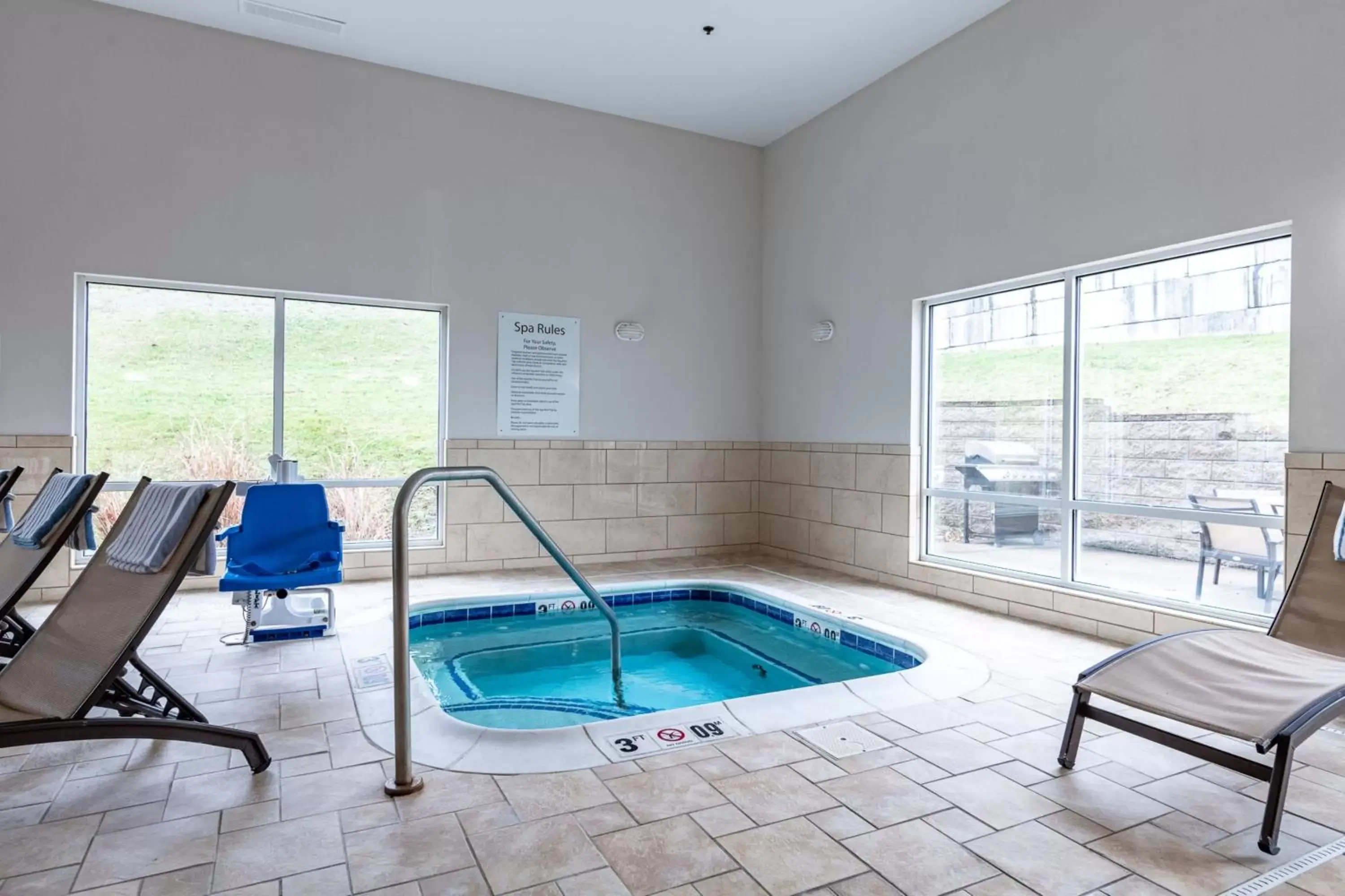 Swimming Pool in Holiday Inn Express & Suites New Martinsville, an IHG Hotel