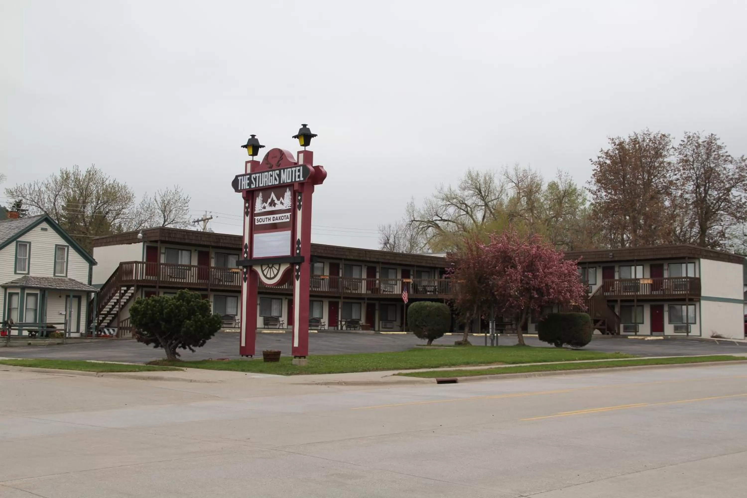 Facade/entrance in The Sturgis Motel
