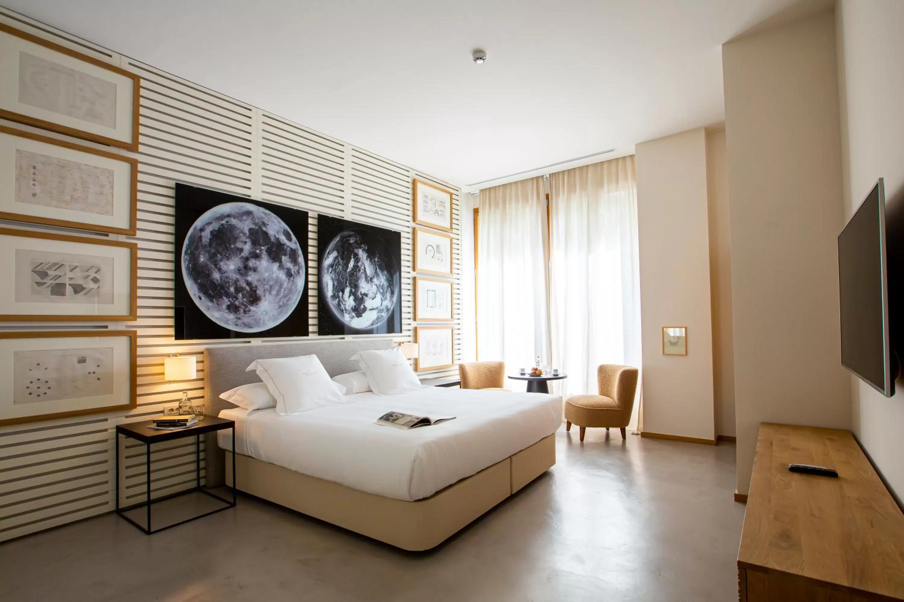 Photo of the whole room, Bed in Hotel Margot House Barcelona