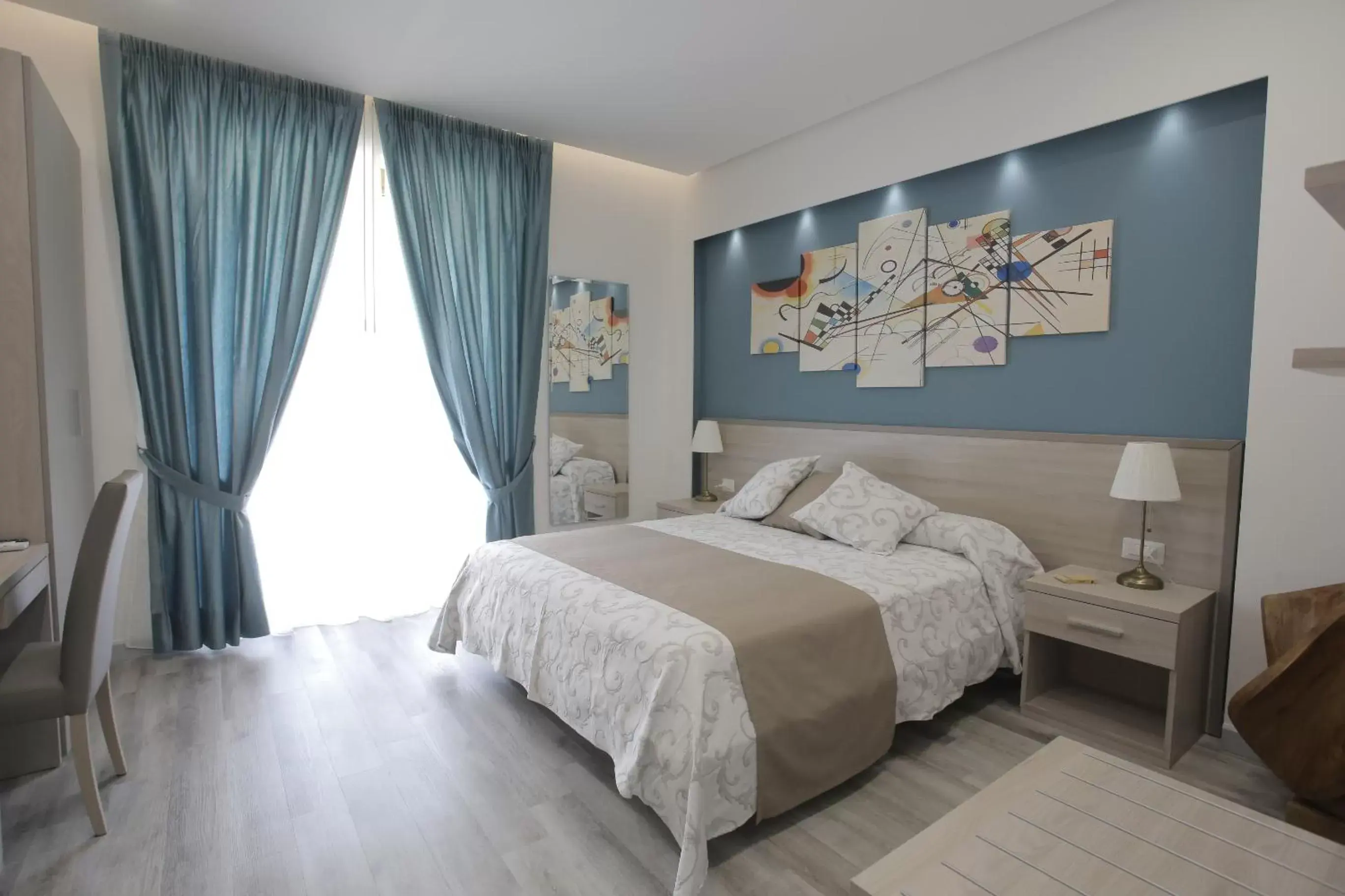 Deluxe Double Room with Balcony in B&B La Stazione Deluxe Double Room with Balcony in B&B La Stazione
