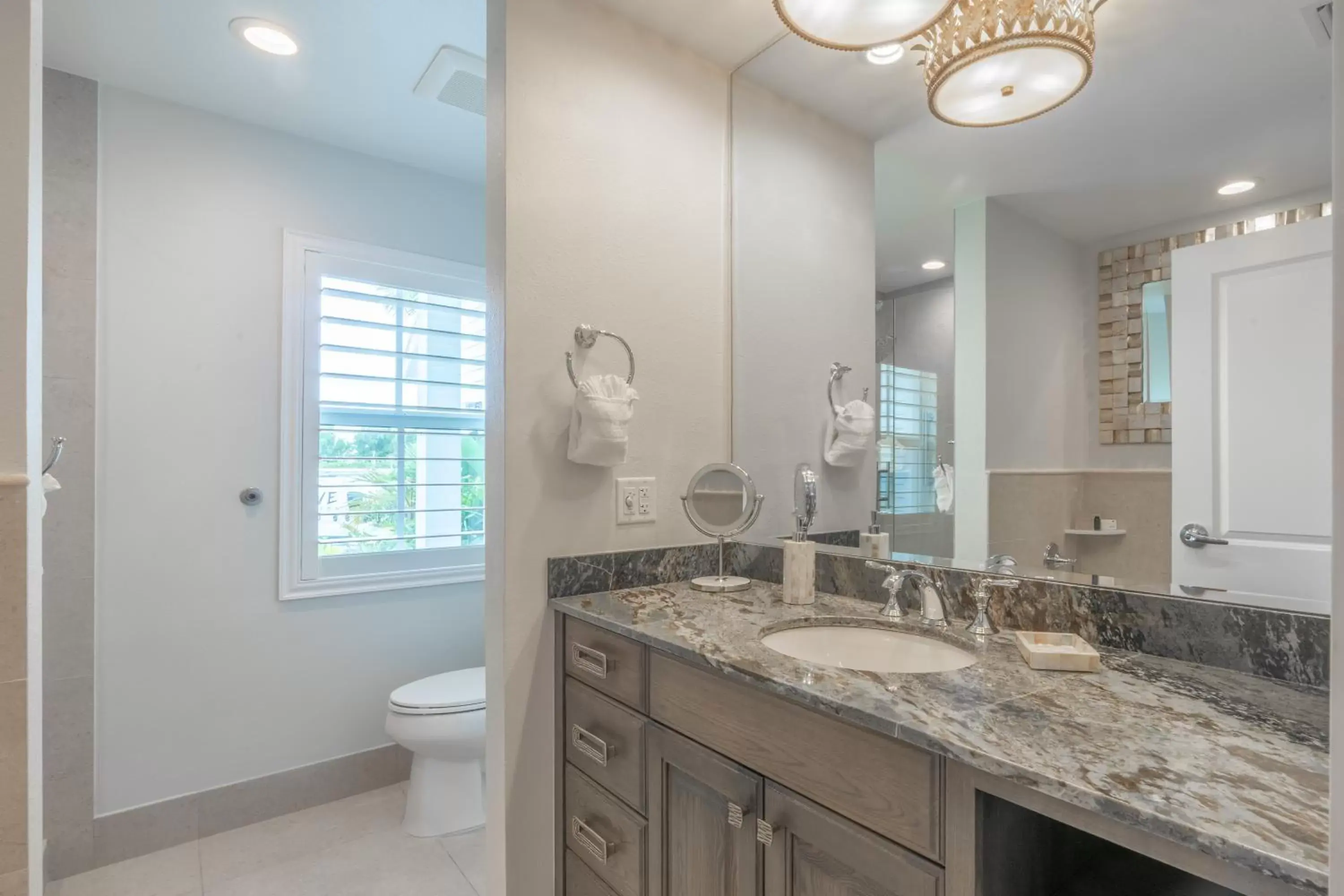 Bathroom in Islander Resort