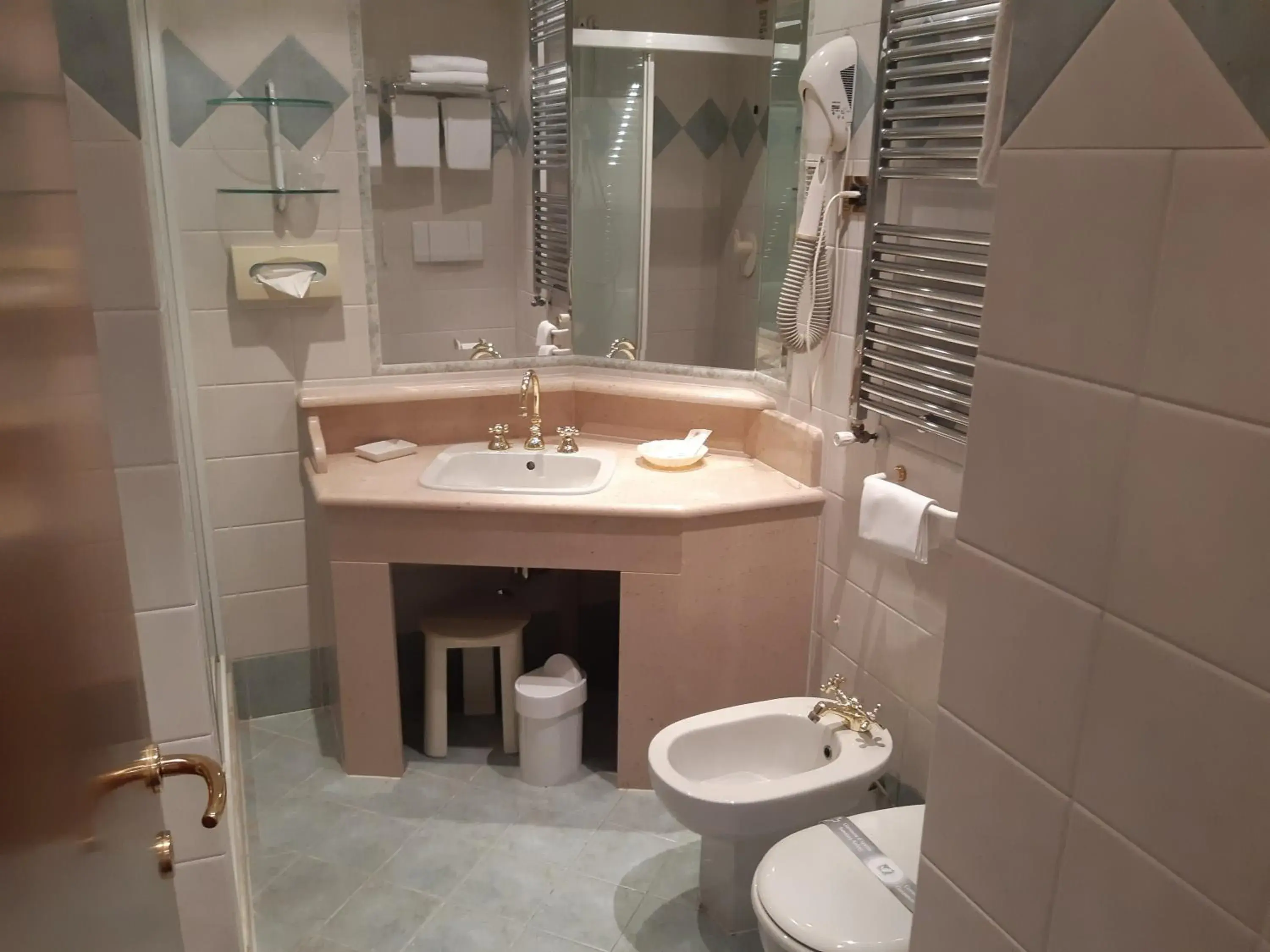 Bathroom in Relais Leon d'Oro