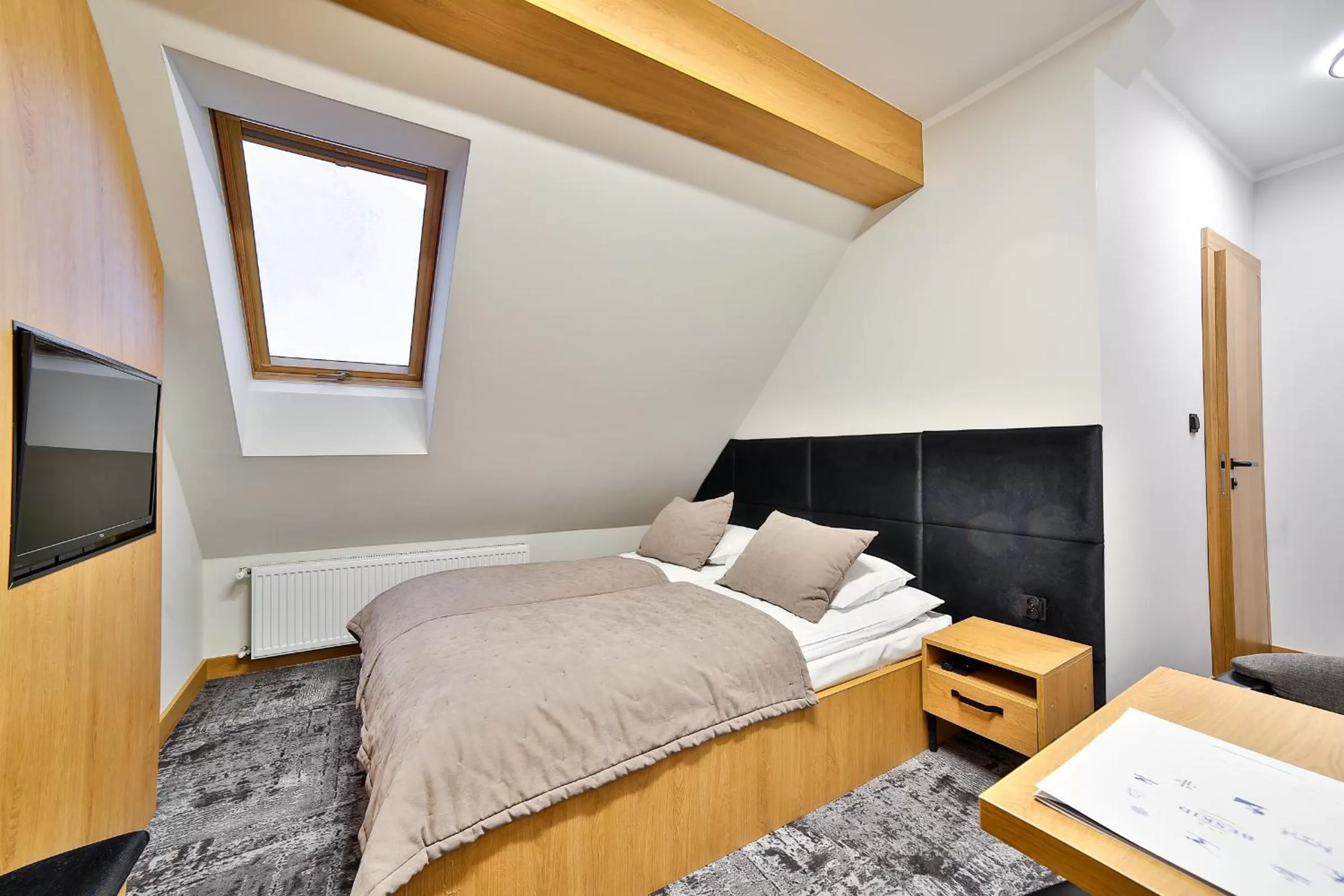 Photo of the whole room, Bed in Hotel Kompleks Beskid z basenem i stokiem narciarskim - blisko Babiej Góry