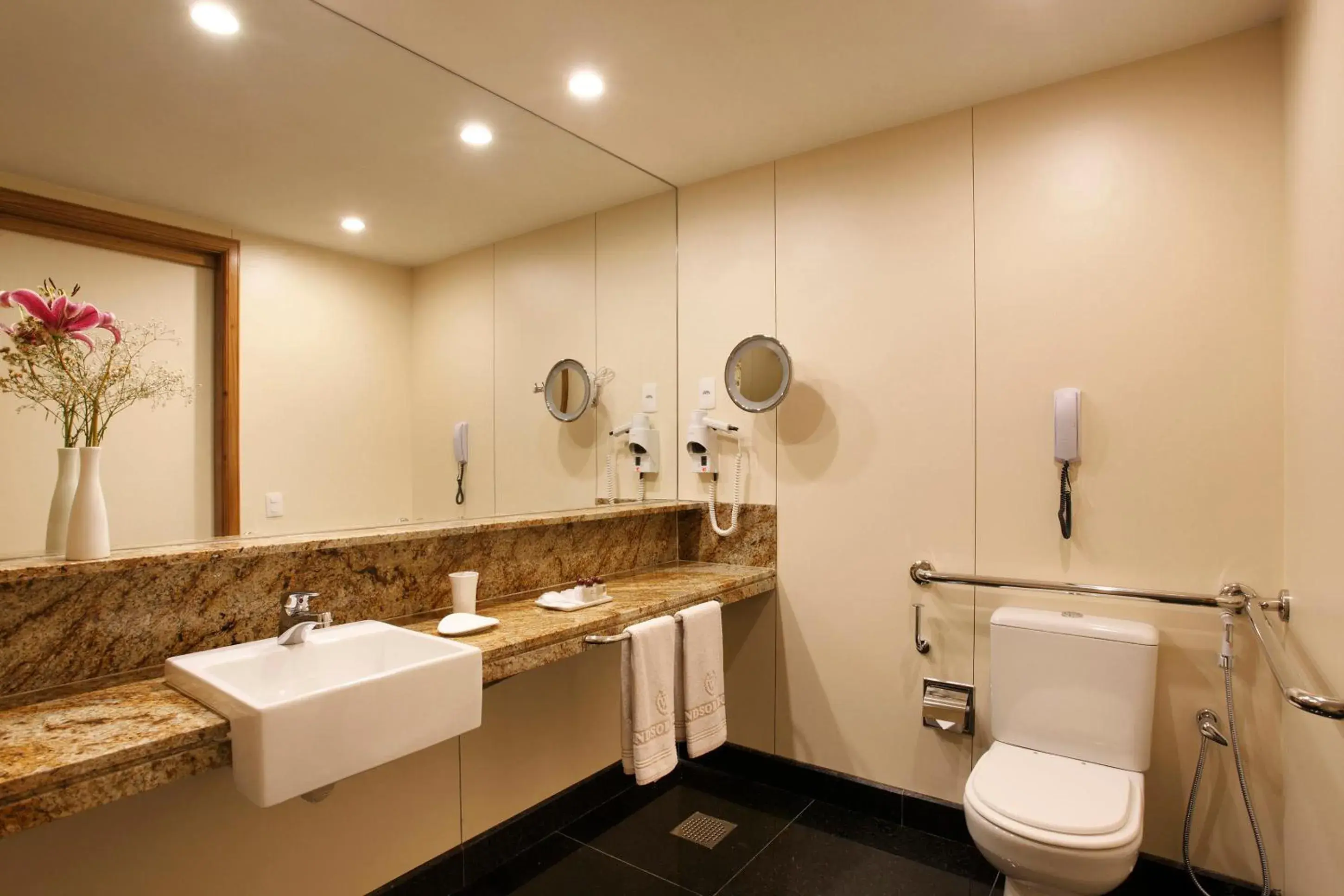 Standard Twin Room - single occupancy - No View in Windsor Copa Hotel