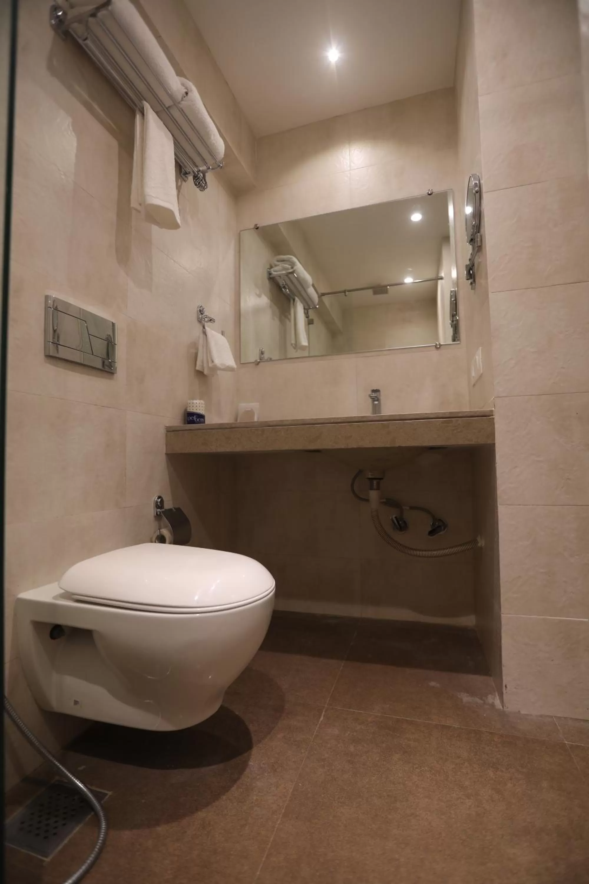 Toilet in Hotel Cliffton